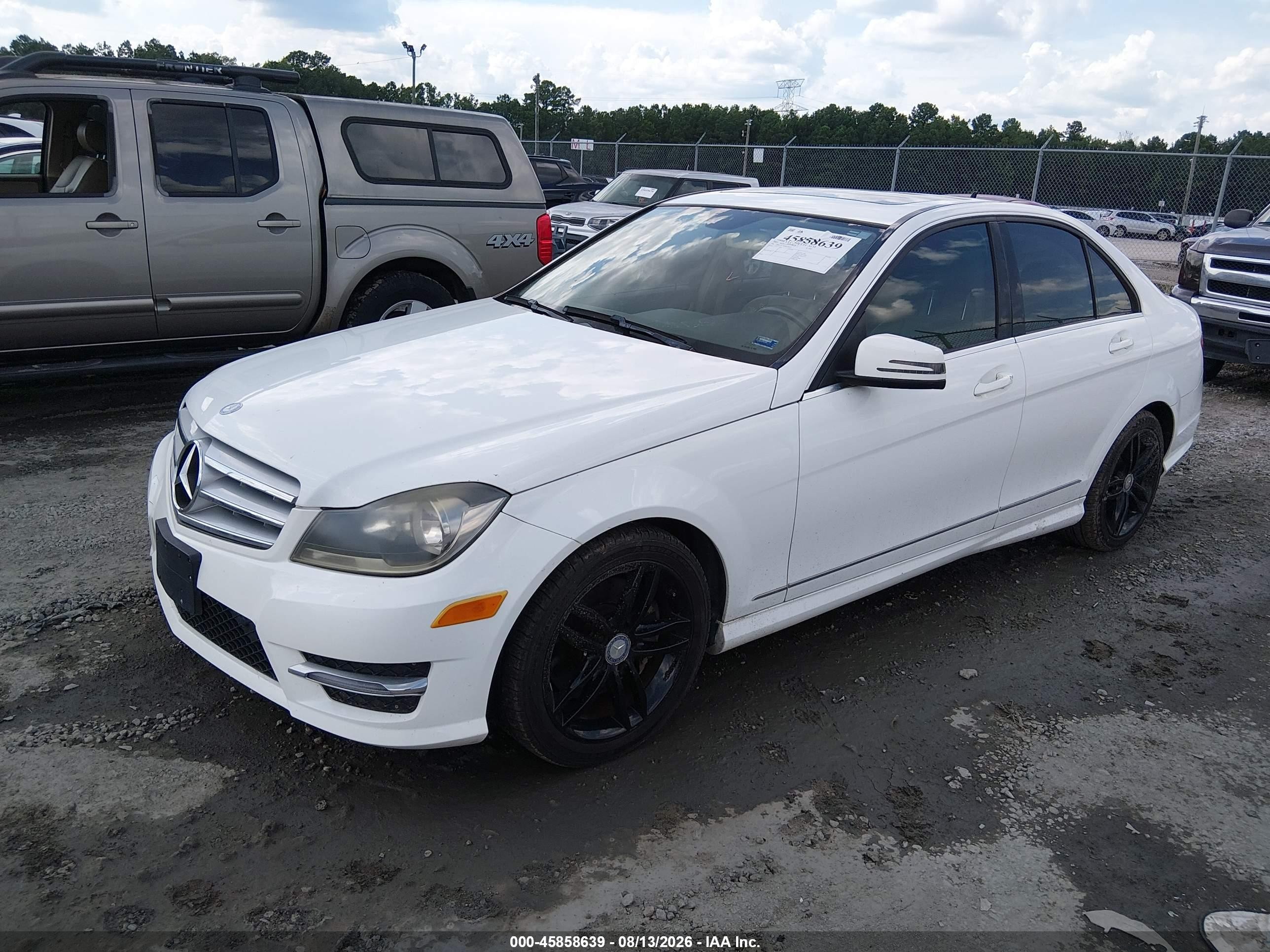 2013 Mercedes-benz C 300 Sport 4matic White vin: WDDGF8AB0DR298553