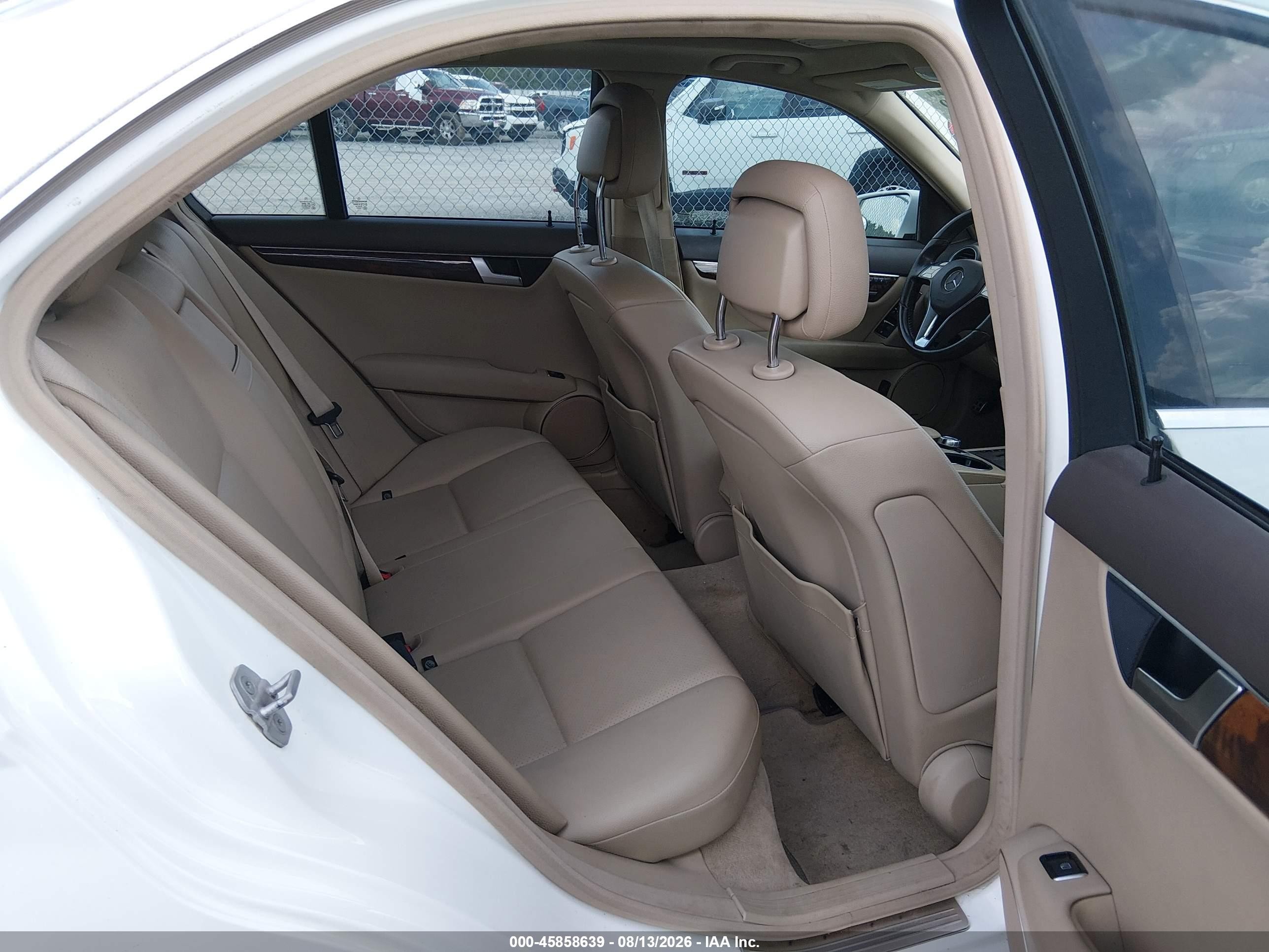 2013 Mercedes-benz C 300 Sport 4matic White vin: WDDGF8AB0DR298553
