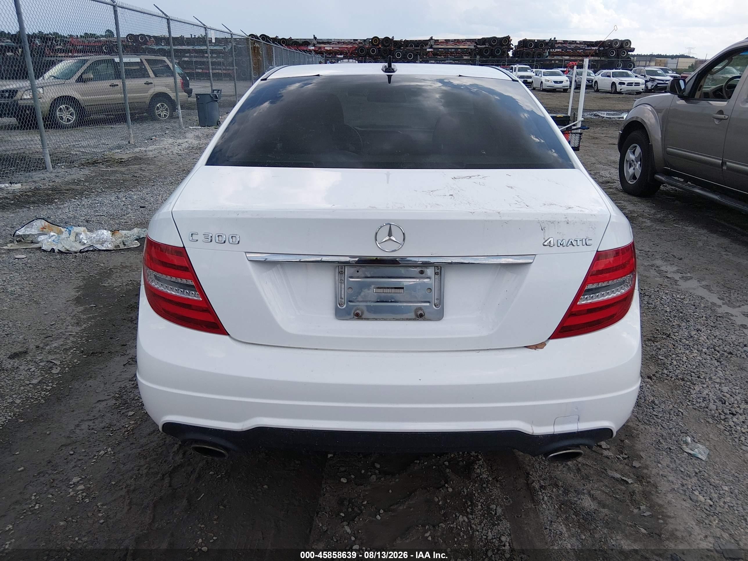 2013 Mercedes-benz C 300 Sport 4matic White vin: WDDGF8AB0DR298553