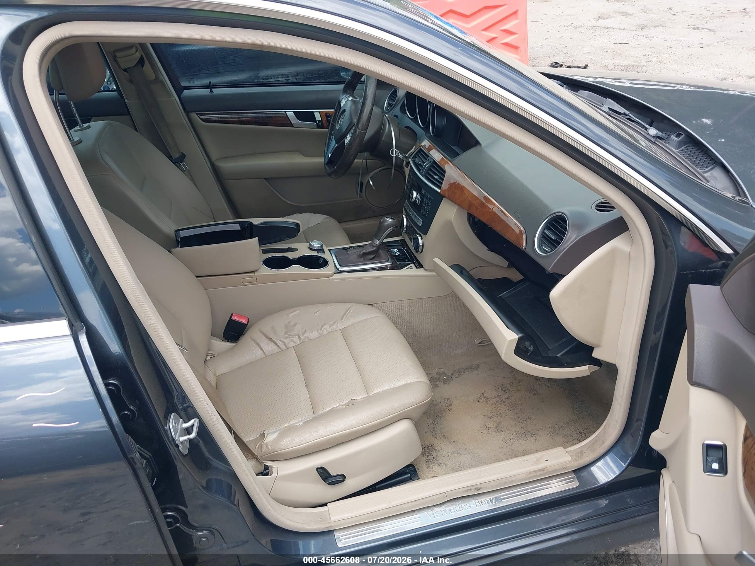 2013 Mercedes-benz C 300 Sport 4matic Синий vin: WDDGF8AB0DR300690