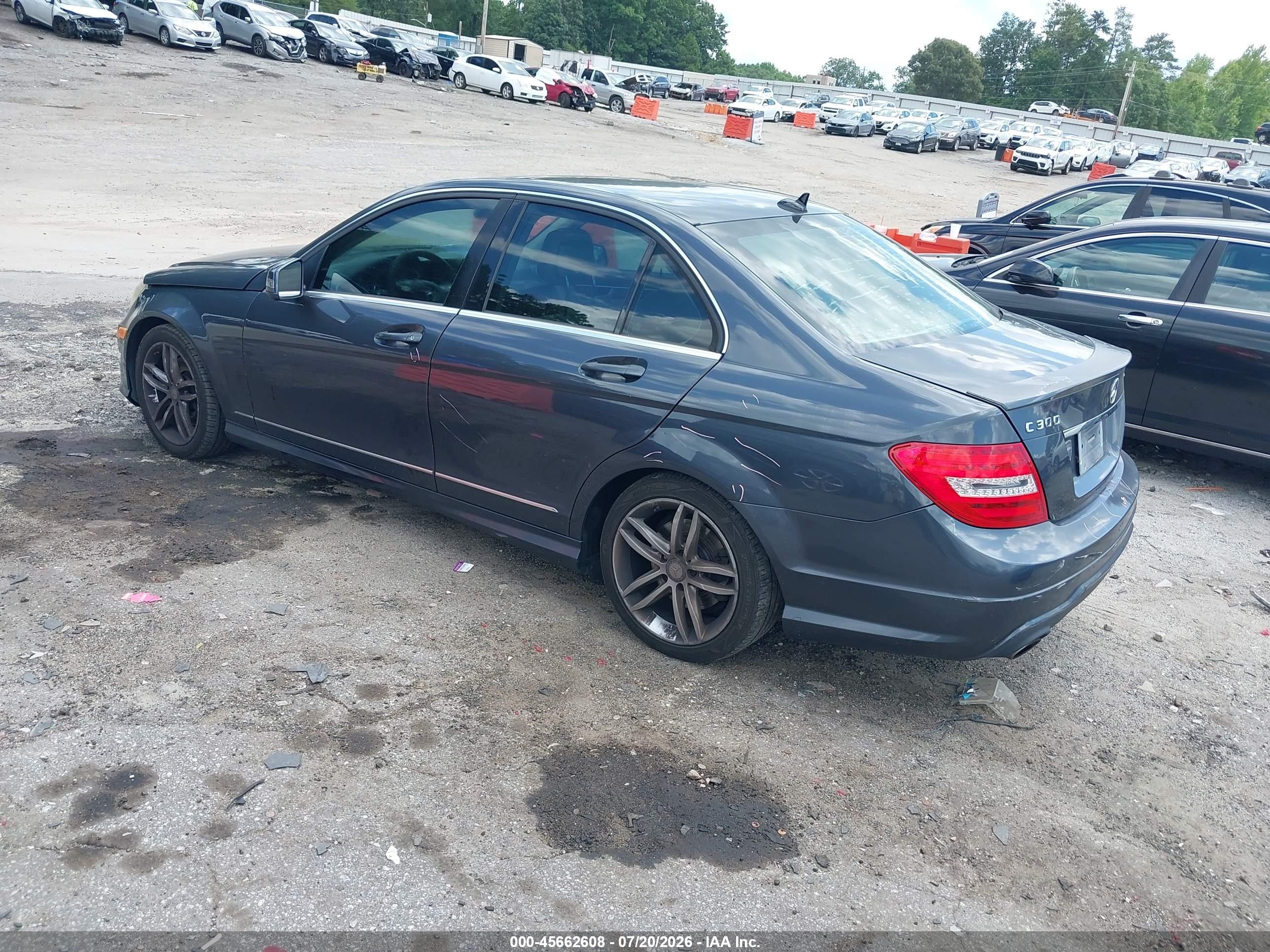2013 Mercedes-benz C 300 Sport 4matic Синий vin: WDDGF8AB0DR300690