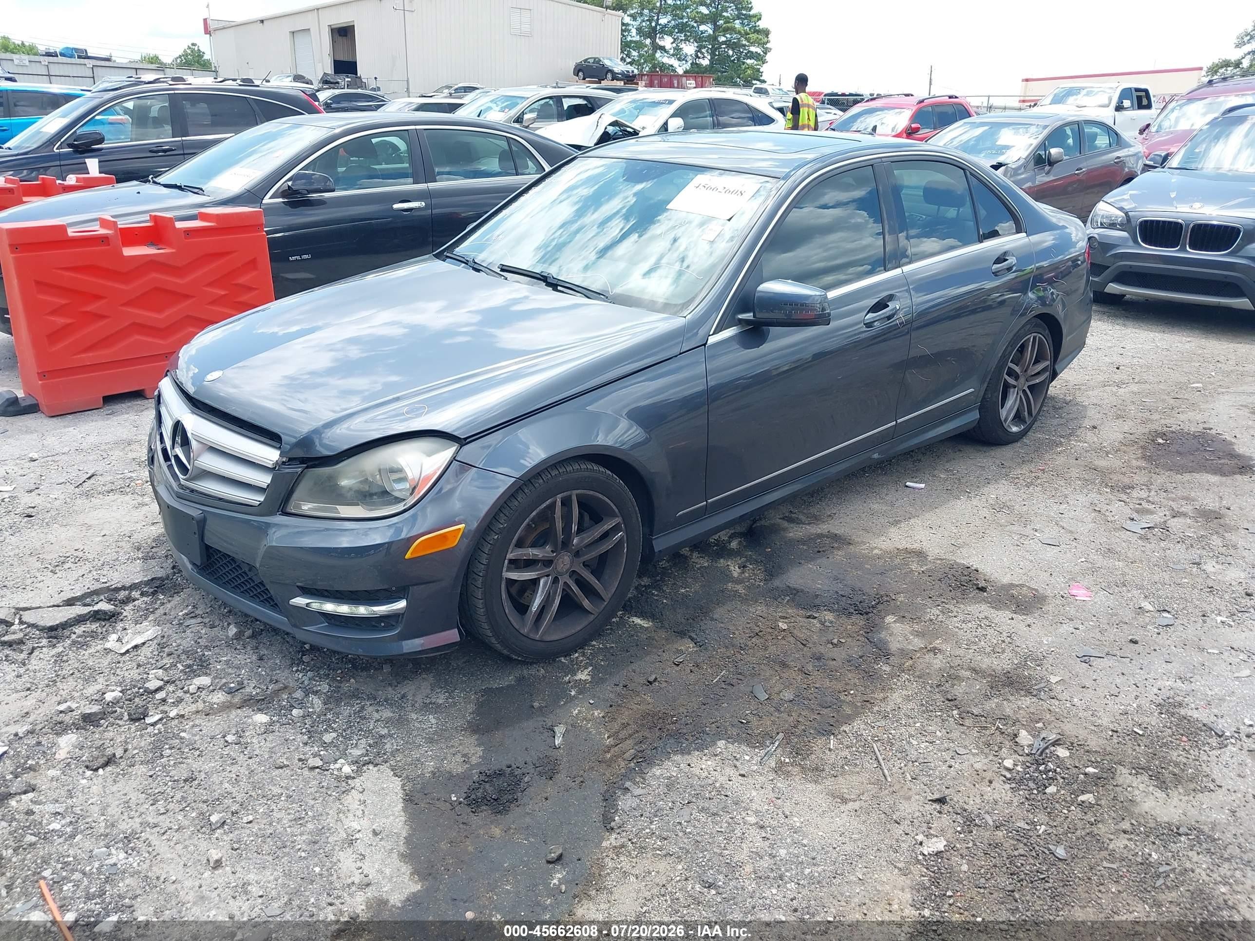 2013 Mercedes-benz C 300 Sport 4matic Синий vin: WDDGF8AB0DR300690