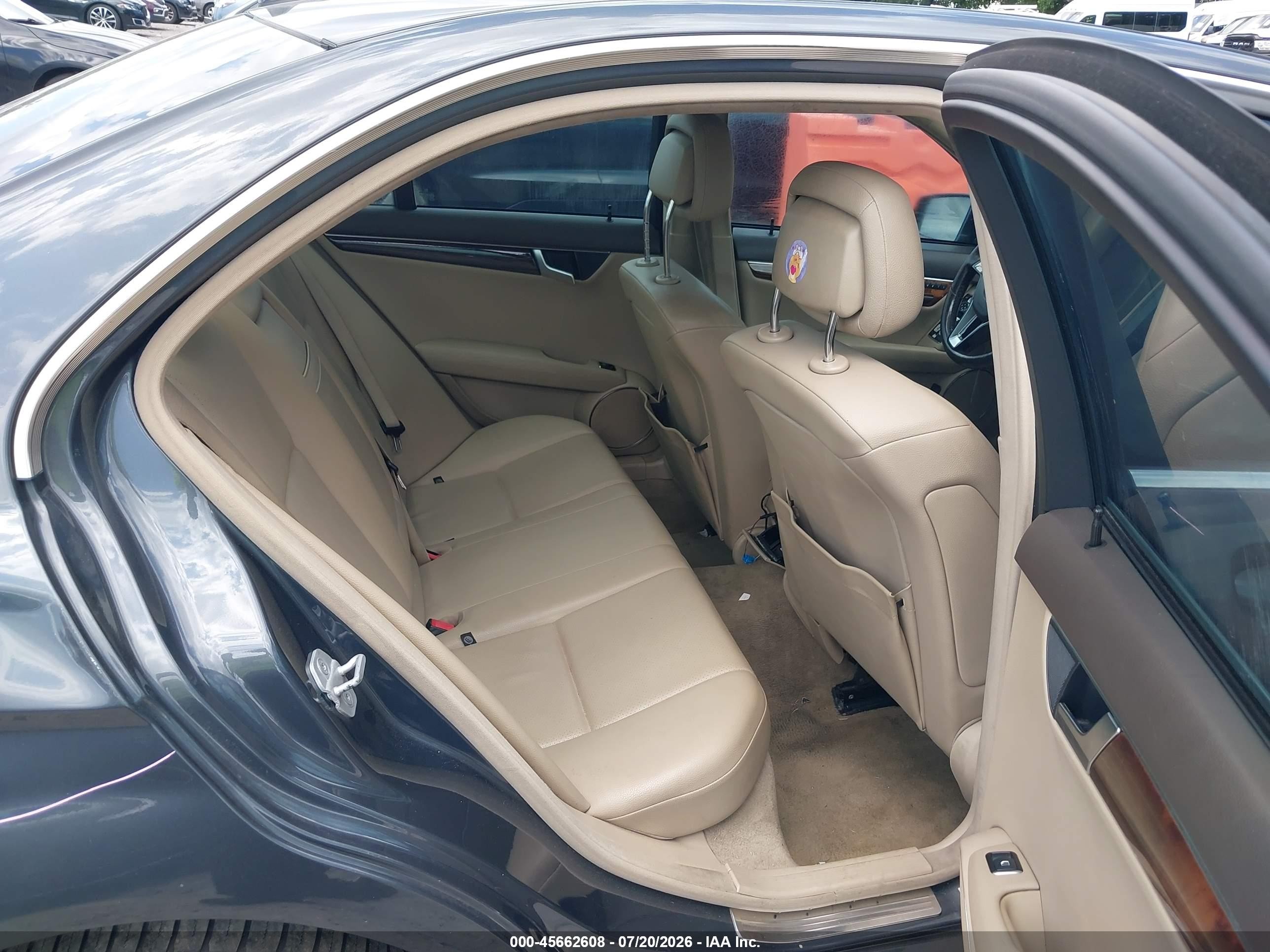 2013 Mercedes-benz C 300 Sport 4matic Синий vin: WDDGF8AB0DR300690