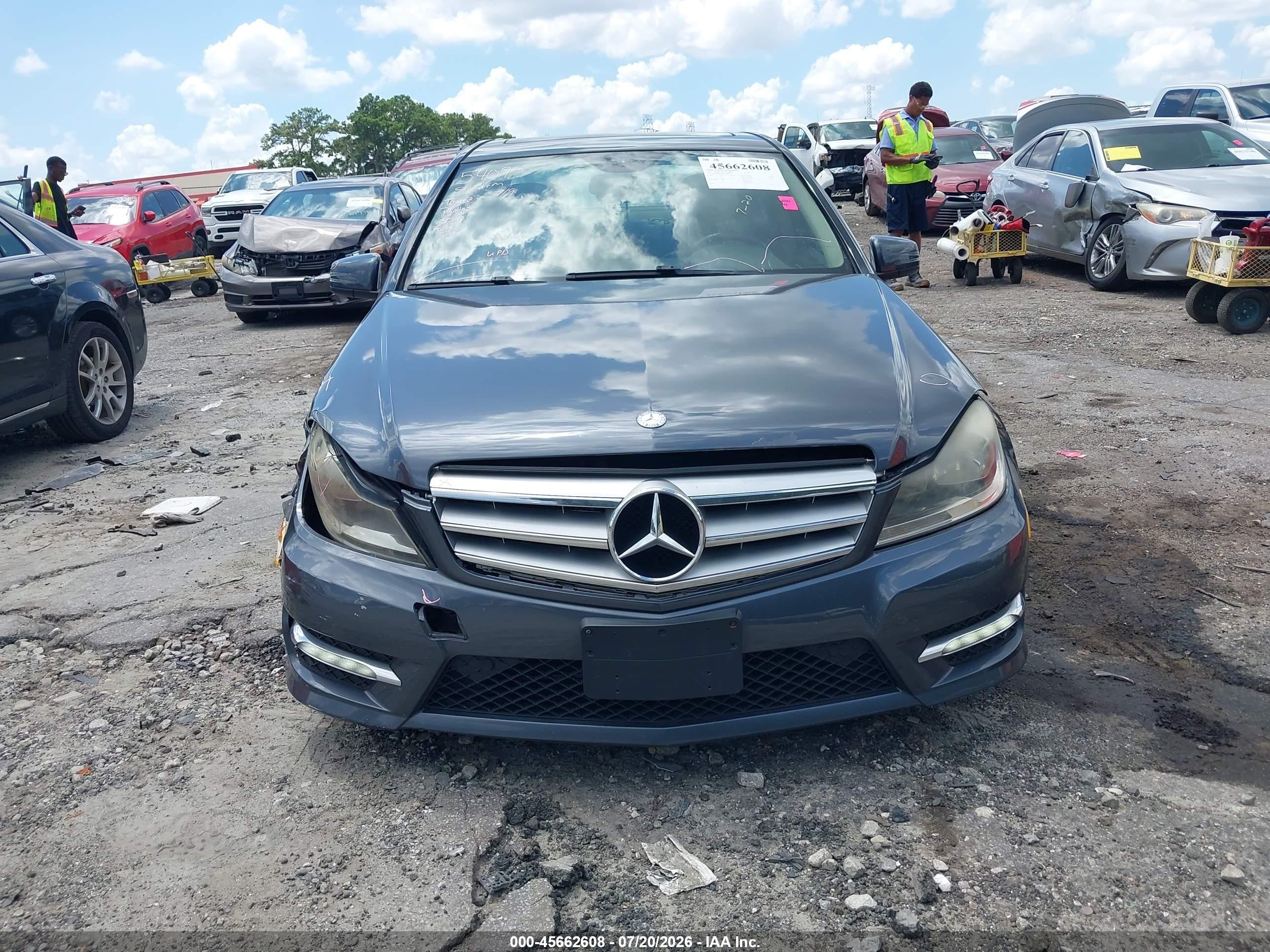 2013 Mercedes-benz C 300 Sport 4matic Синий vin: WDDGF8AB0DR300690