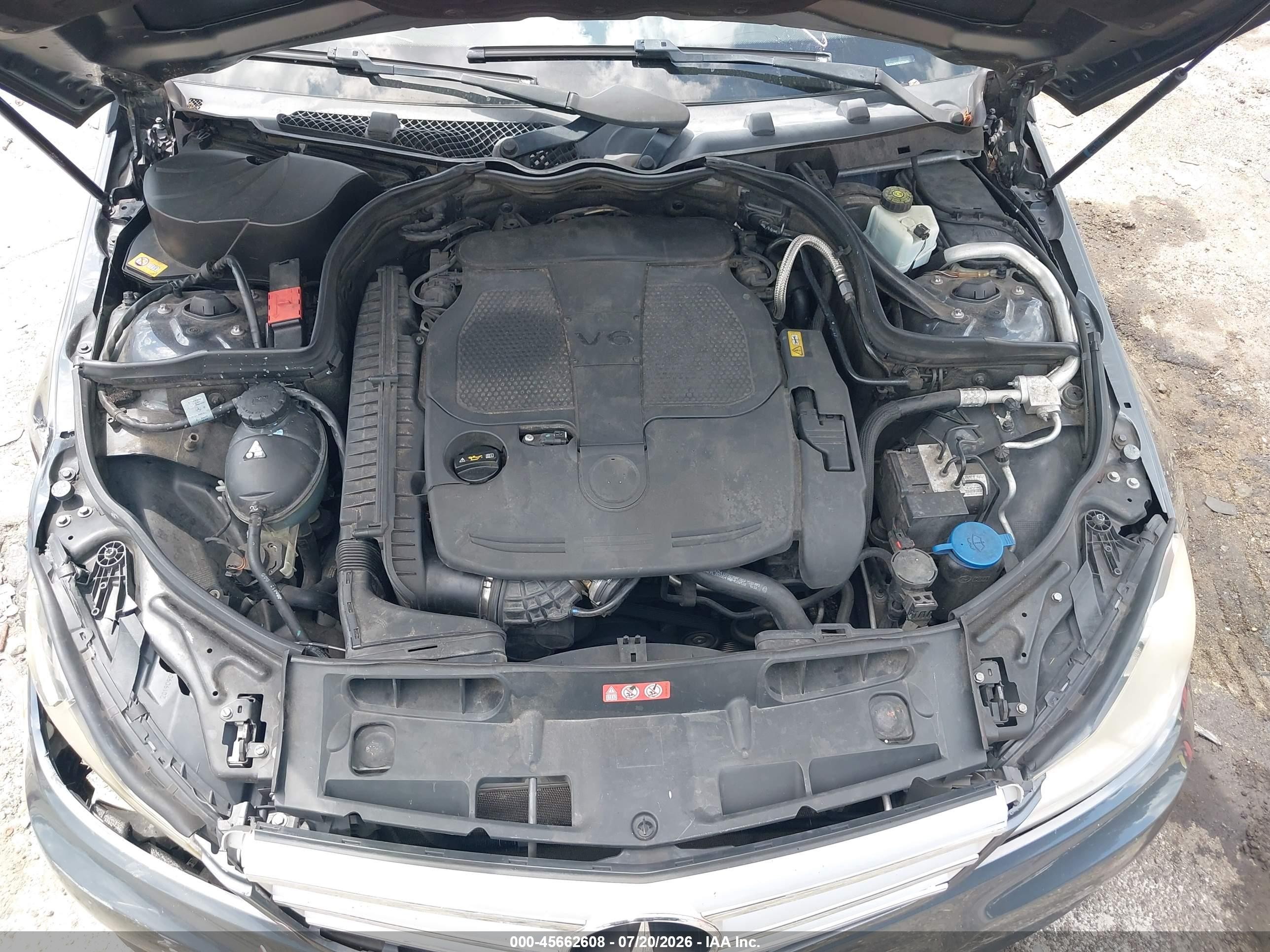2013 Mercedes-benz C 300 Sport 4matic Синий vin: WDDGF8AB0DR300690