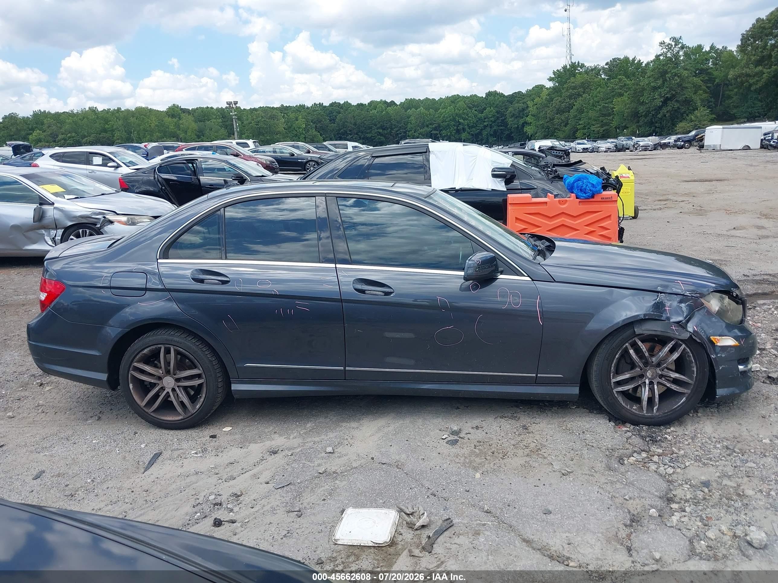 2013 Mercedes-benz C 300 Sport 4matic Синий vin: WDDGF8AB0DR300690