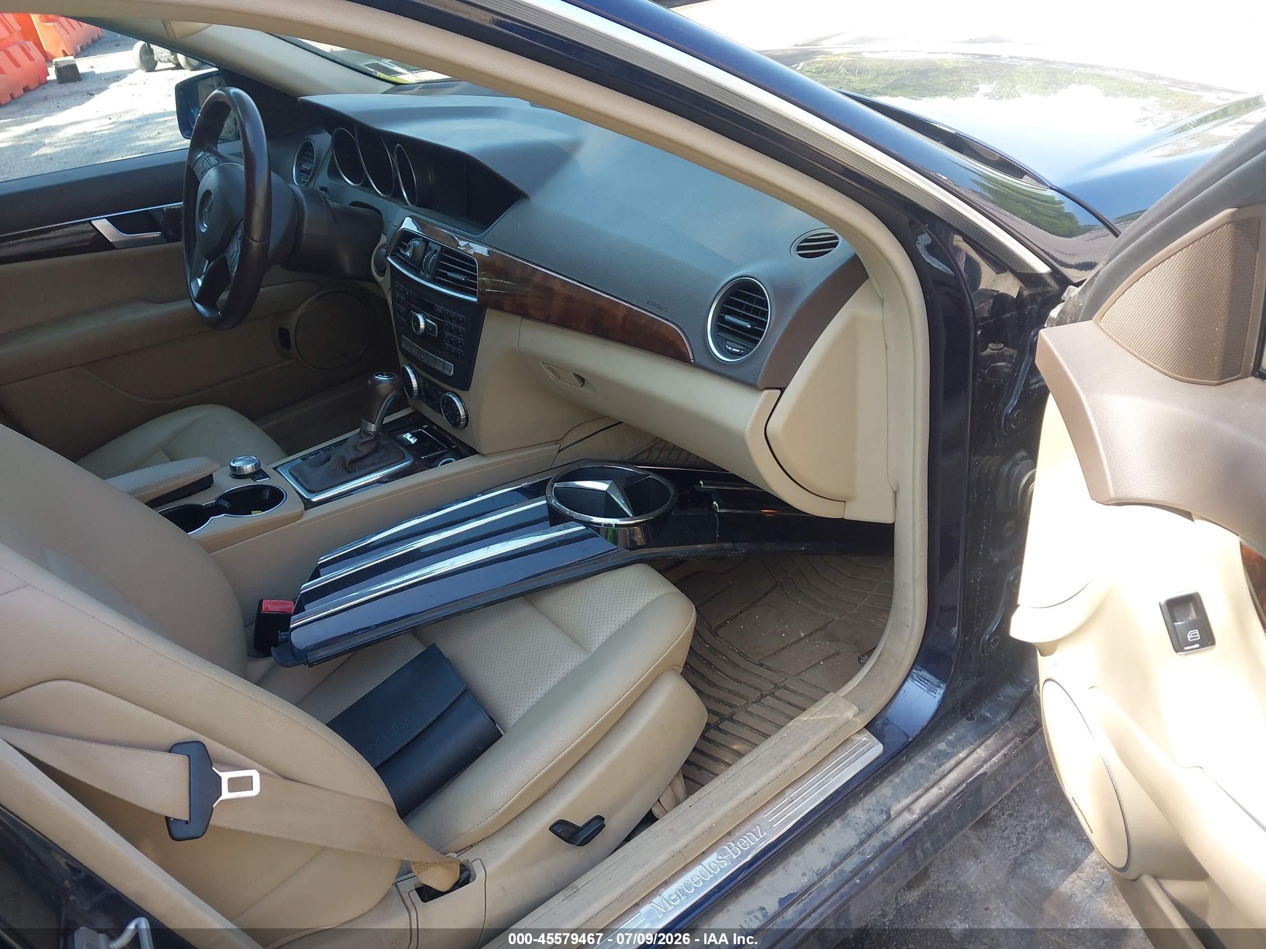 2014 Mercedes-benz C 300 Sport 4matic Blue vin: WDDGF8AB0EA944271