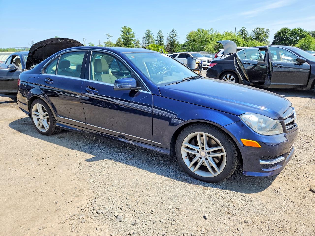 2014 Mercedes-benz C 300 4matic Blue vin: WDDGF8AB0EG193167