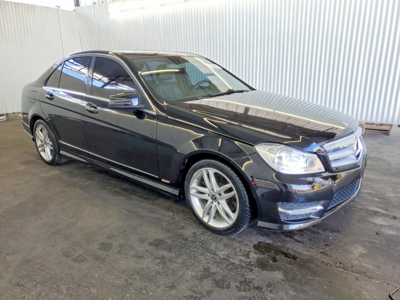 2014 Mercedes-benz C 300 4matic Черный vin: WDDGF8AB0EG223235