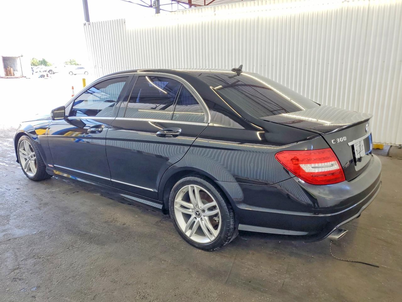 2014 Mercedes-benz C 300 4matic Черный vin: WDDGF8AB0EG223235