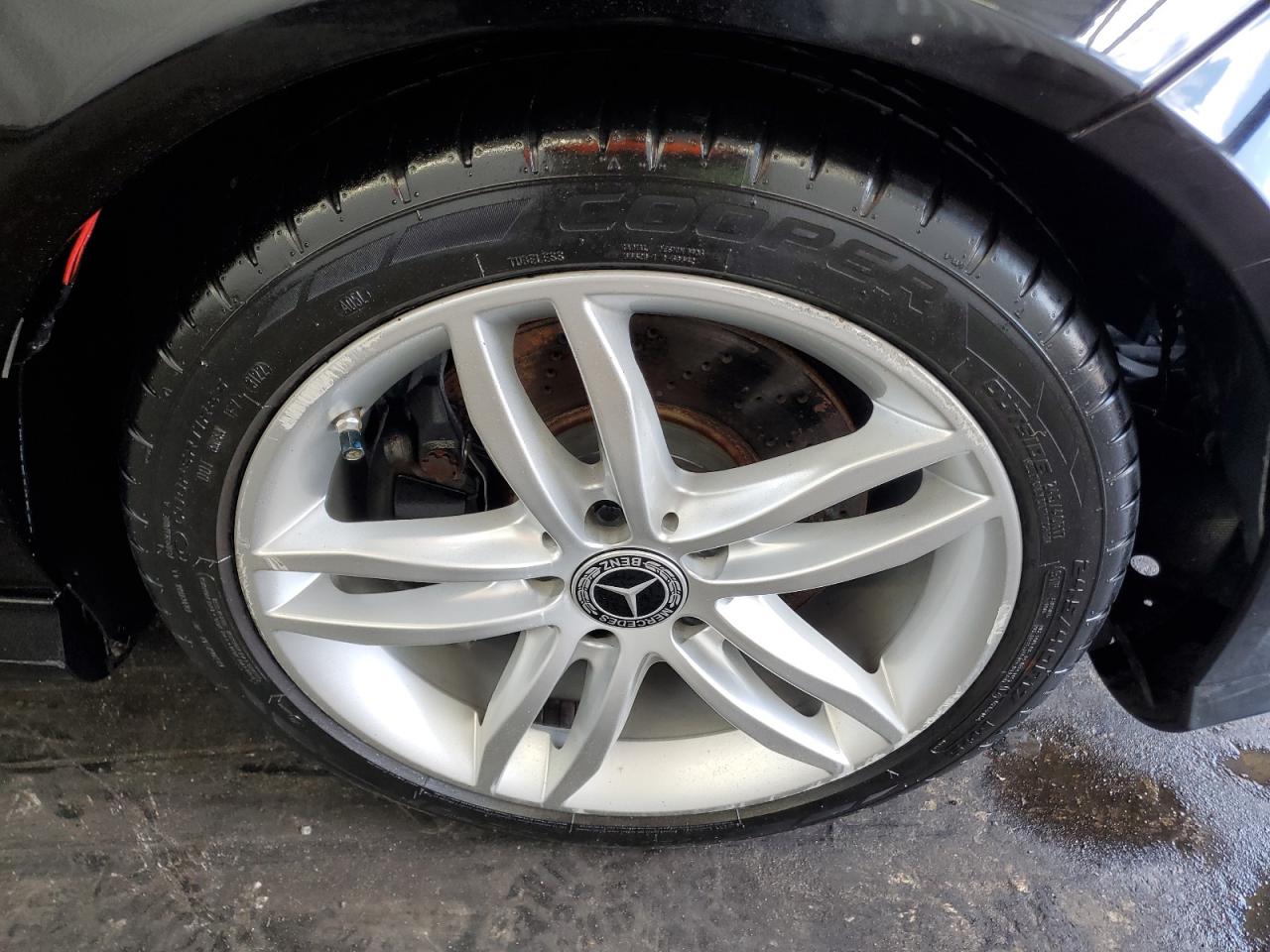2014 Mercedes-benz C 300 4matic Черный vin: WDDGF8AB0EG223235 Damage: Right Front Wheel, Curb Rash, > 12 Inches