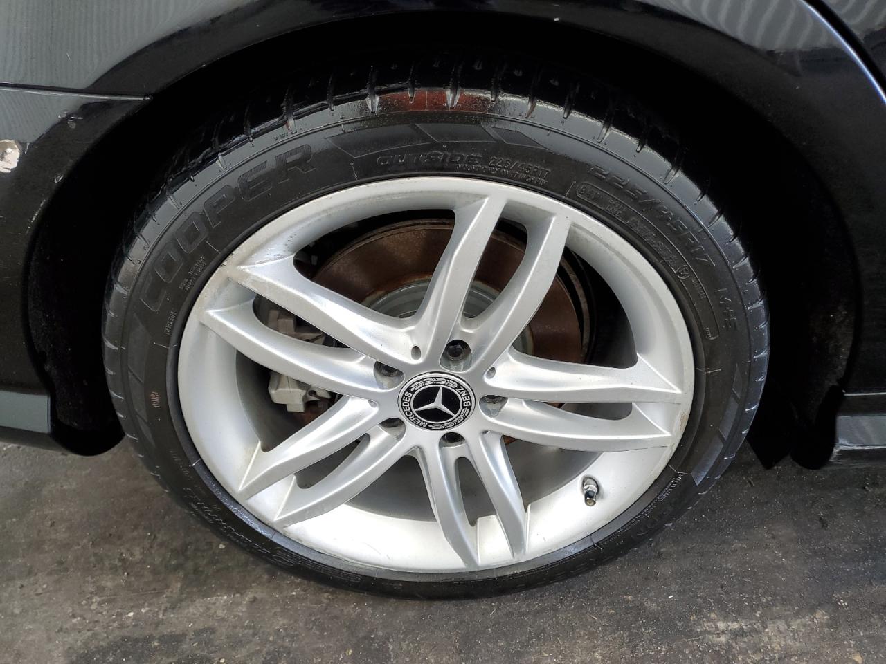 2014 Mercedes-benz C 300 4matic Черный vin: WDDGF8AB0EG223235 Damage: Right Rear Wheel, Curb Rash, > 12 Inches