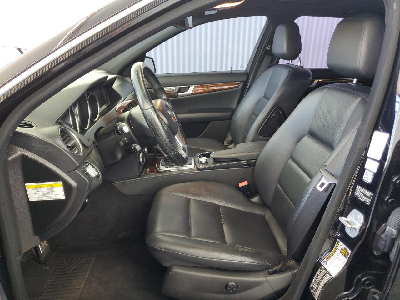 2014 Mercedes-benz C 300 4matic Черный vin: WDDGF8AB0EG223235 Damage: Left Front Seat Cushion, Torn, > 12 Inches