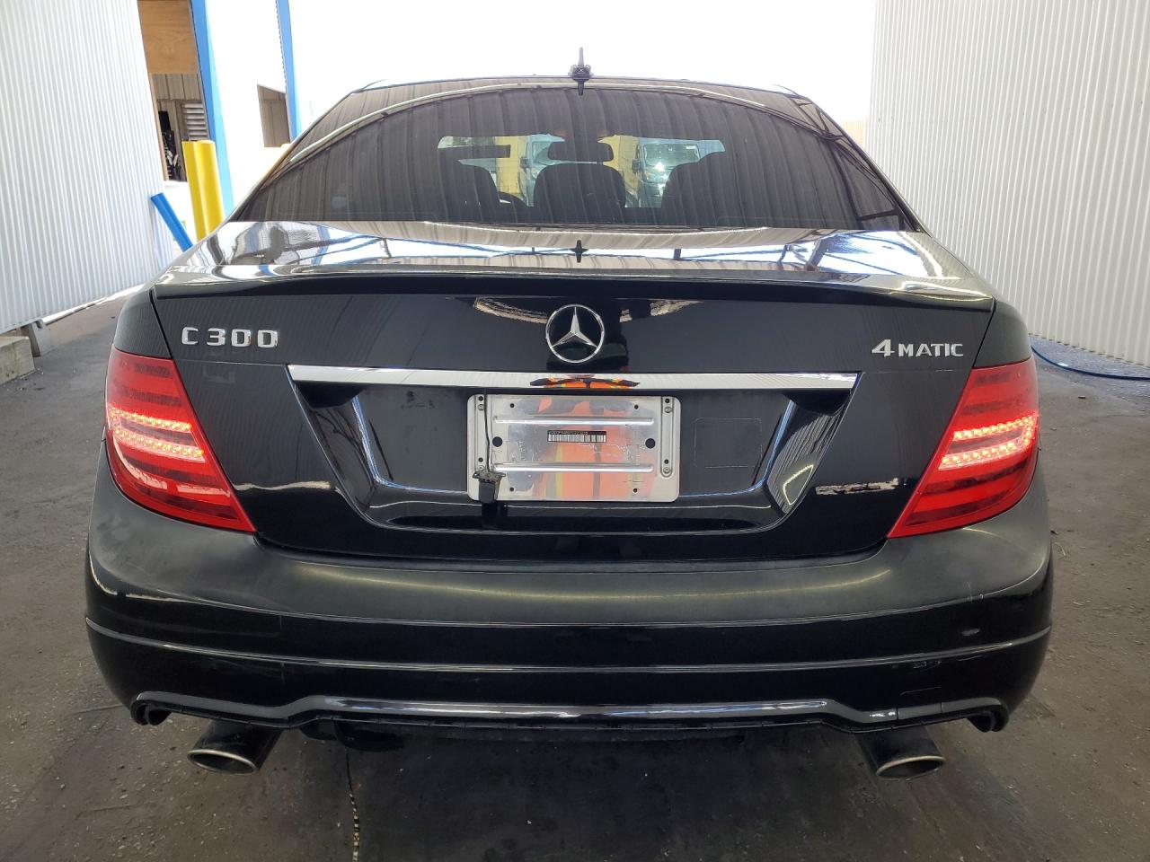 2014 Mercedes-benz C 300 4matic Черный vin: WDDGF8AB0EG223235 Damage: Rear Bumper, Oxidized, > 12 Inches