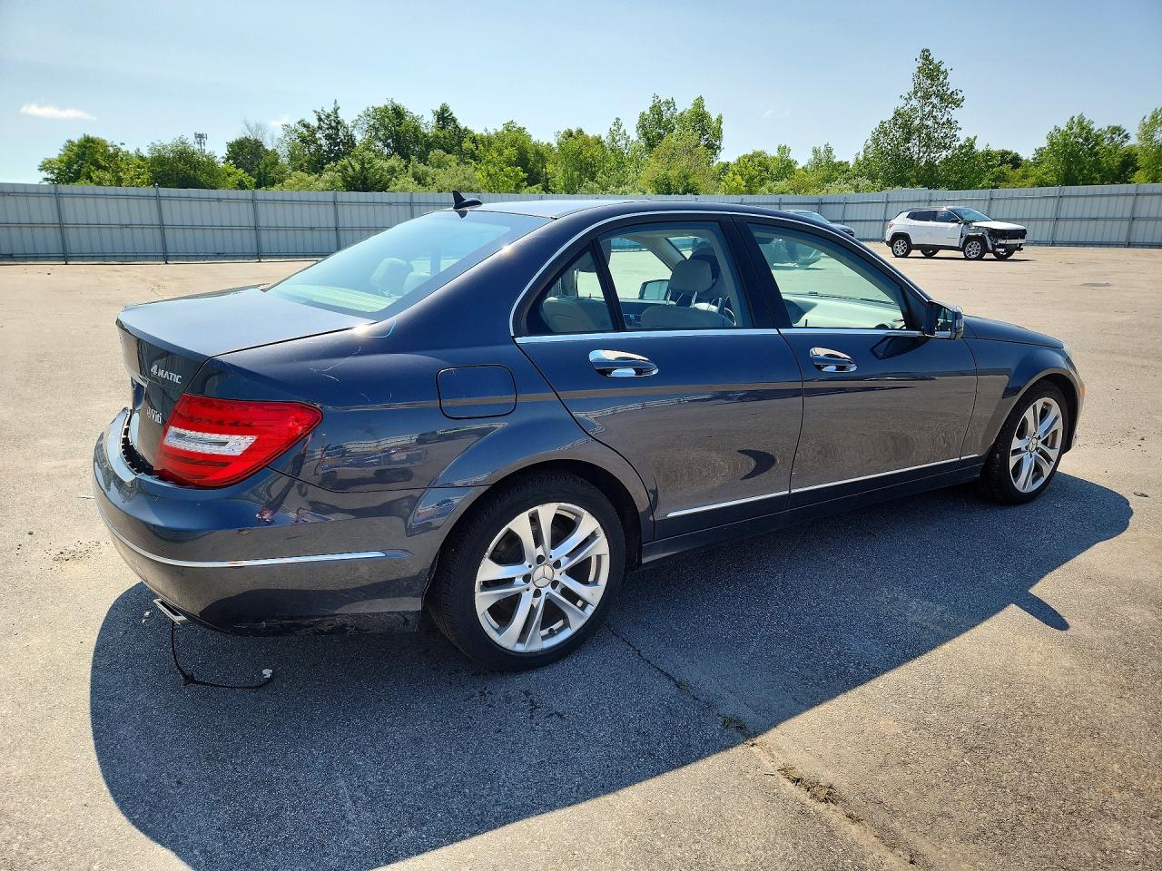 2014 Mercedes-benz C 300 4matic Gray vin: WDDGF8AB0ER305910