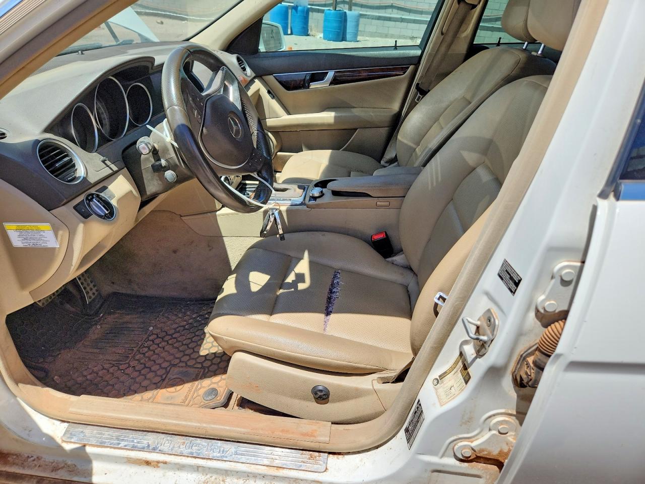 2014 Mercedes-benz C 300 4matic White vin: WDDGF8AB0ER307057