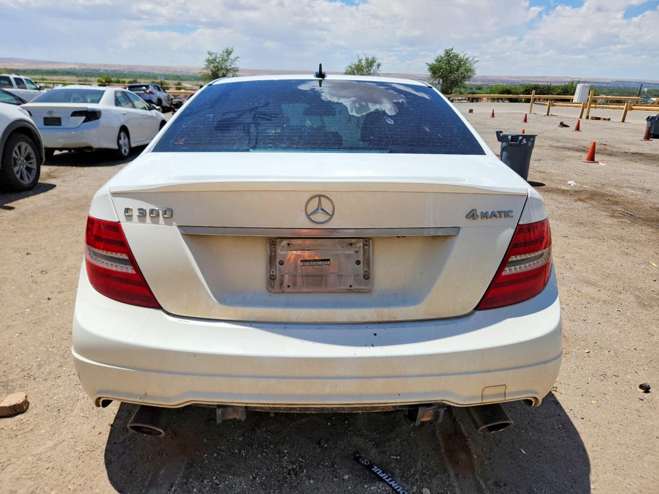 2014 Mercedes-benz C 300 4matic White vin: WDDGF8AB0ER307057
