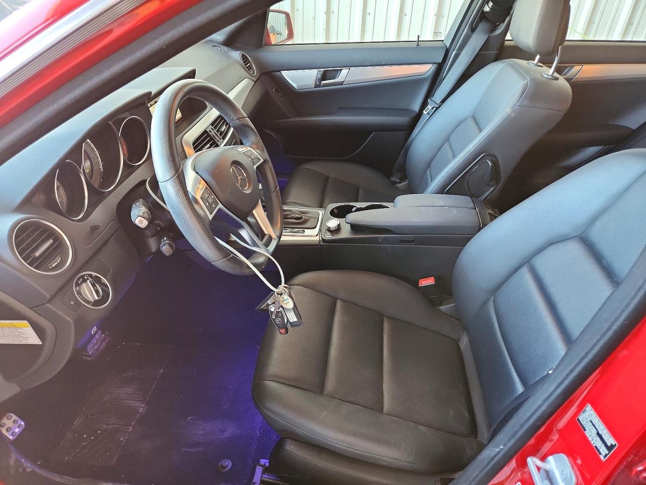 2014 Mercedes-benz C 300 4matic Красный vin: WDDGF8AB0ER308872
