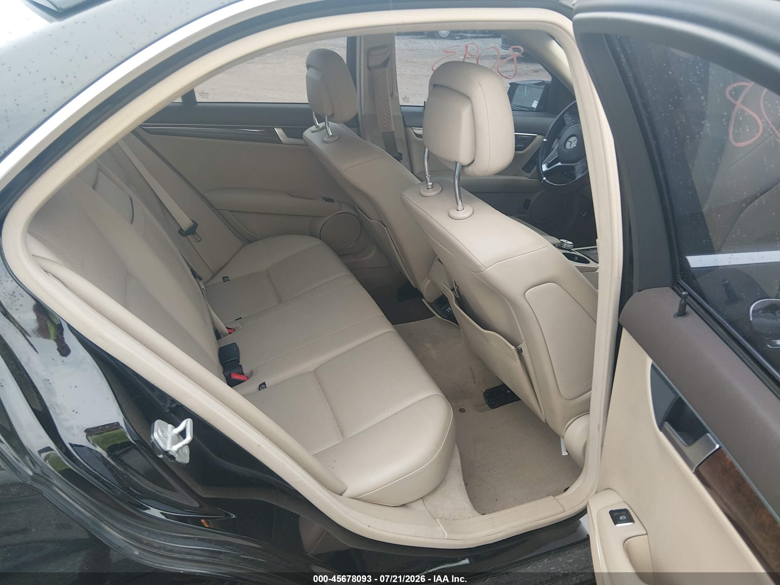 2014 Mercedes-benz C 300 Sport 4matic Черный vin: WDDGF8AB0ER325347