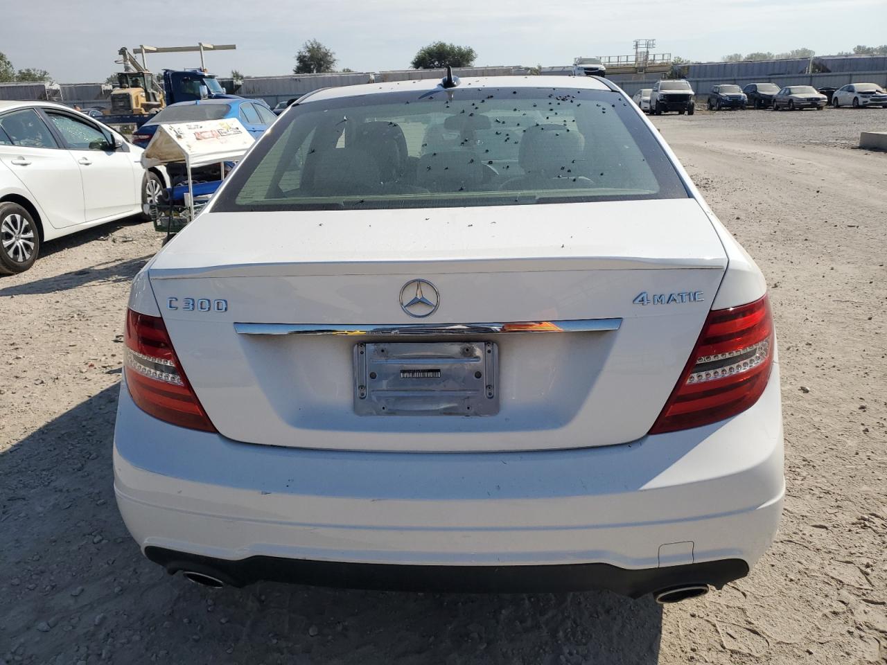 2013 Mercedes-benz 300-class White vin: WDDGF8AB1DA783752