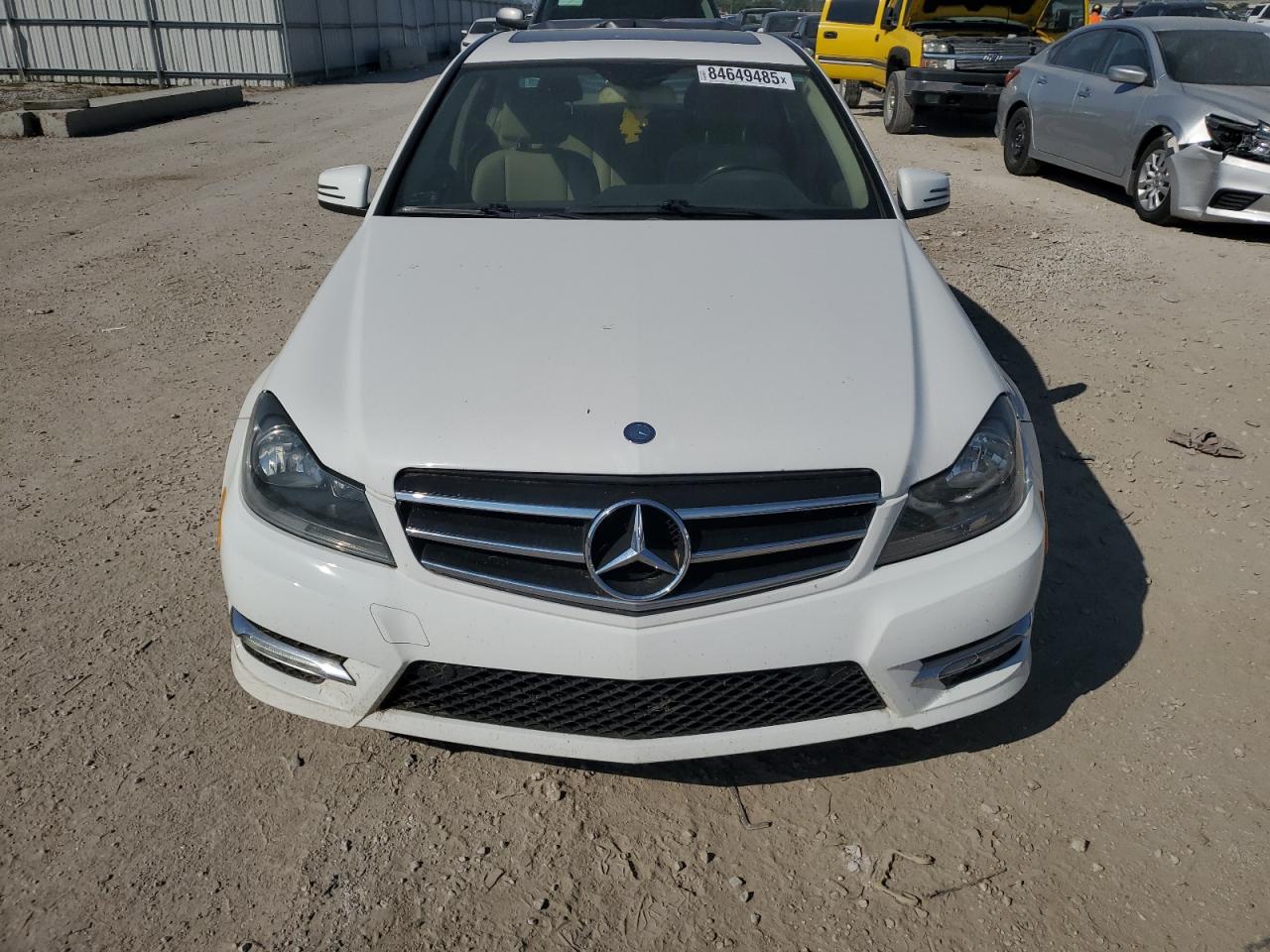 2013 Mercedes-benz 300-class White vin: WDDGF8AB1DA783752