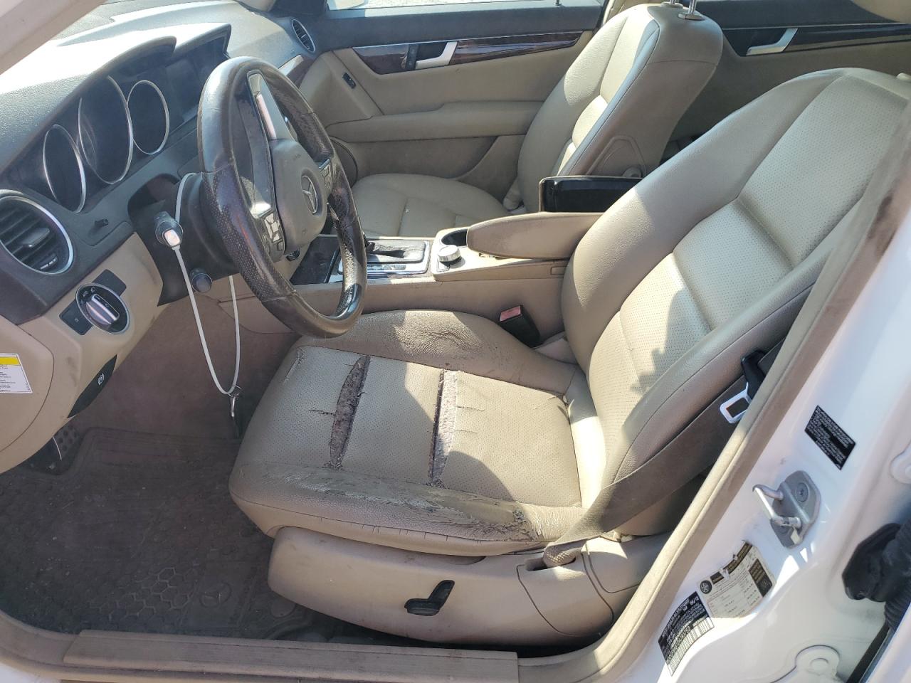 2013 Mercedes-benz 300-class White vin: WDDGF8AB1DA783752