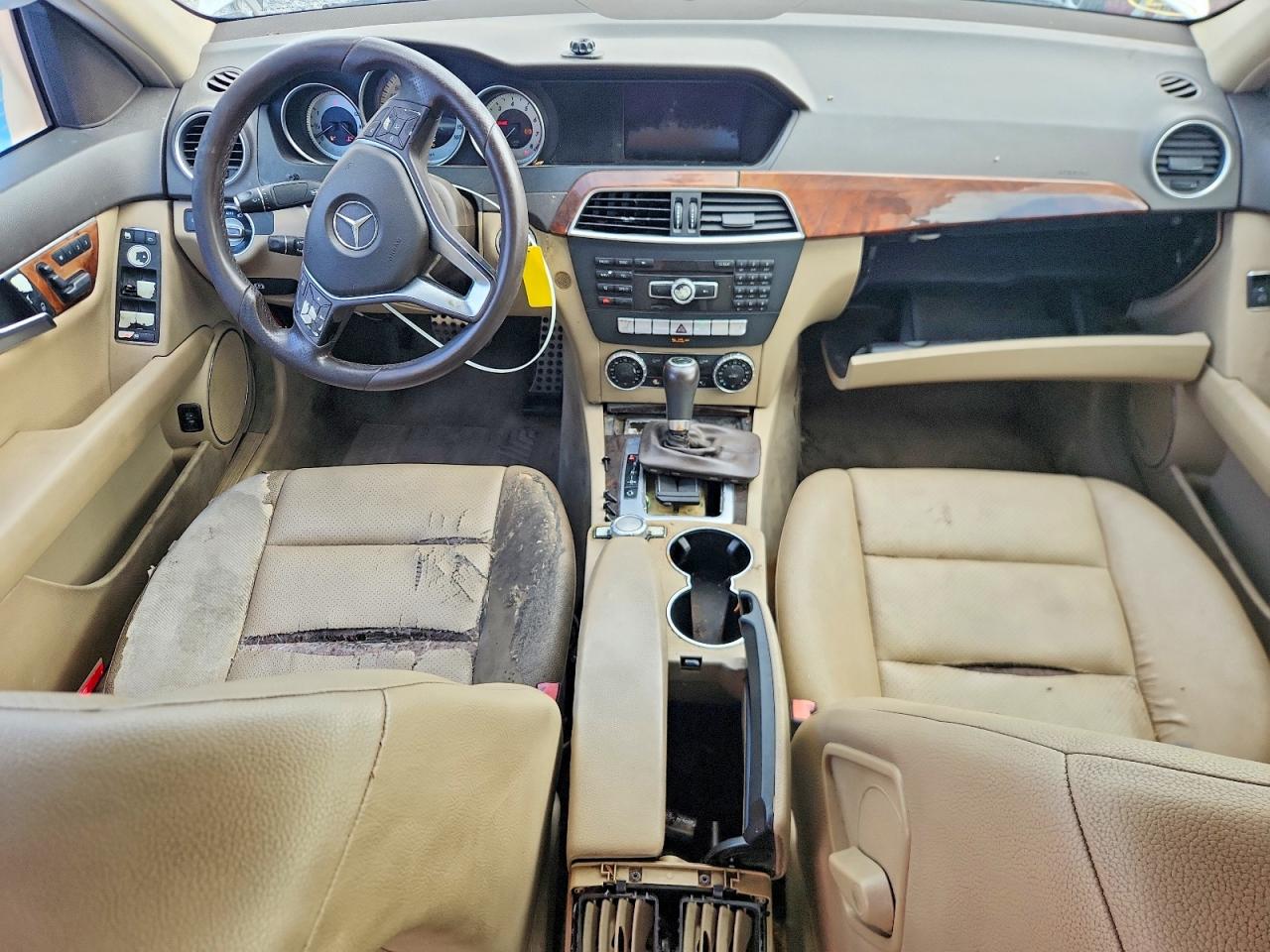 2013 Mercedes-benz C 300 4matic White vin: WDDGF8AB1DA814109