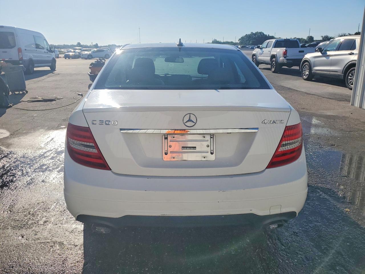 2013 Mercedes-benz C 300 4matic White vin: WDDGF8AB1DA814109