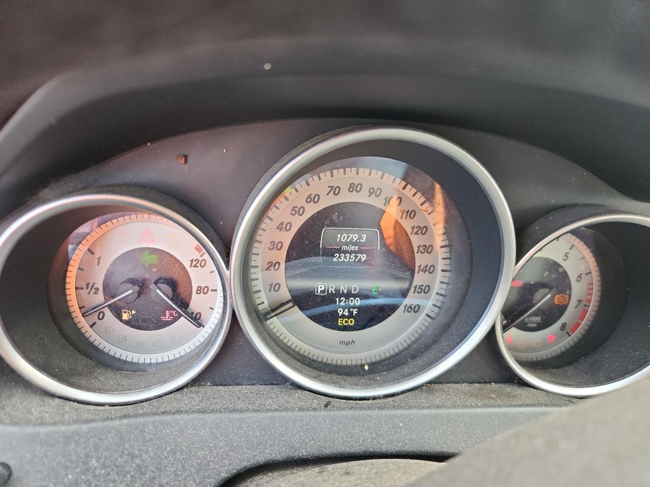 2013 Mercedes-benz C 300 4matic White vin: WDDGF8AB1DA814109 Damage: Warning Light - Abs, On, Unacceptable