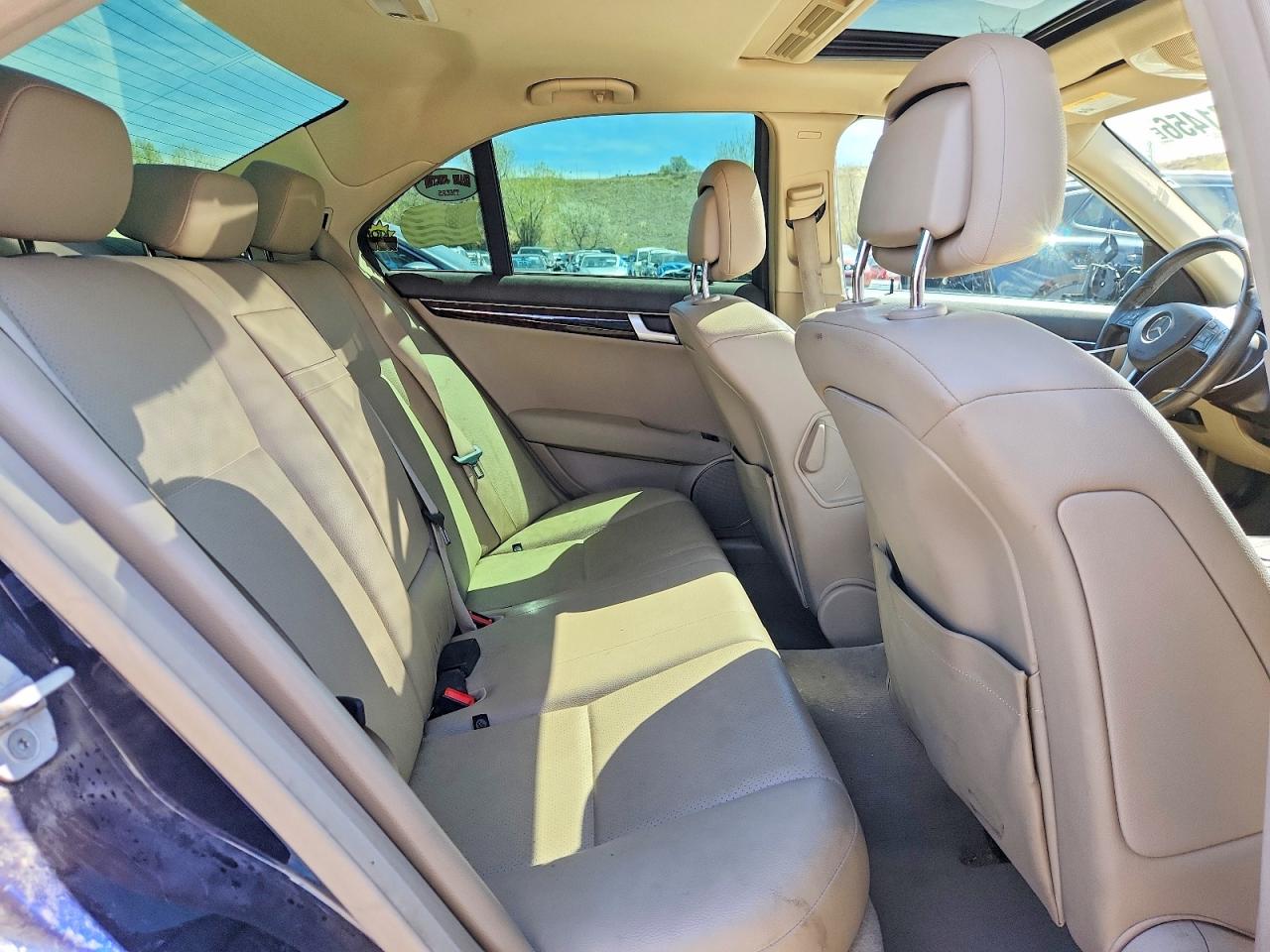 2013 Mercedes-benz C 300 4matic Blue vin: WDDGF8AB1DA818693