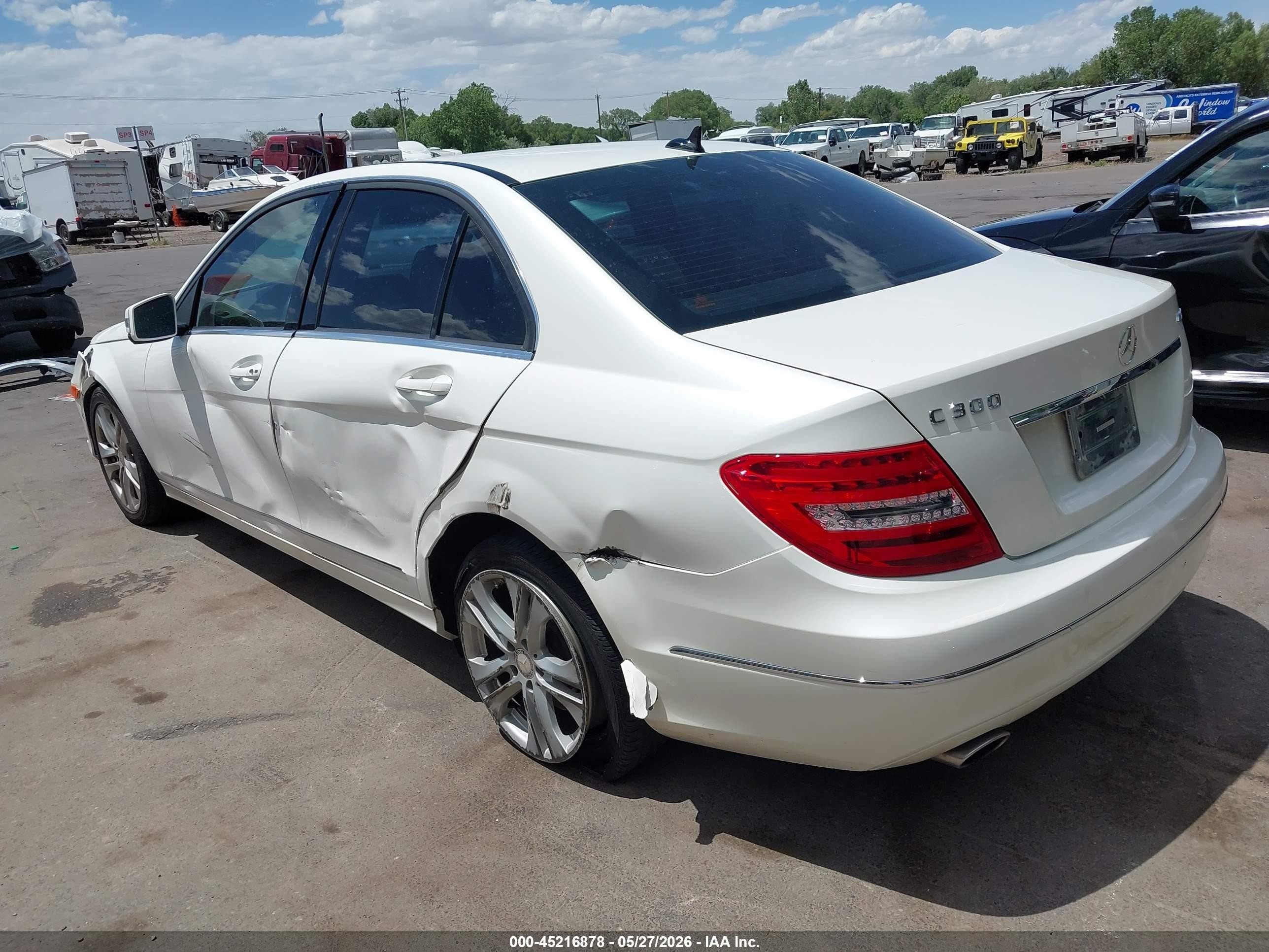 2013 Mercedes-benz C 300 Luxury 4matic White vin: WDDGF8AB1DF952896
