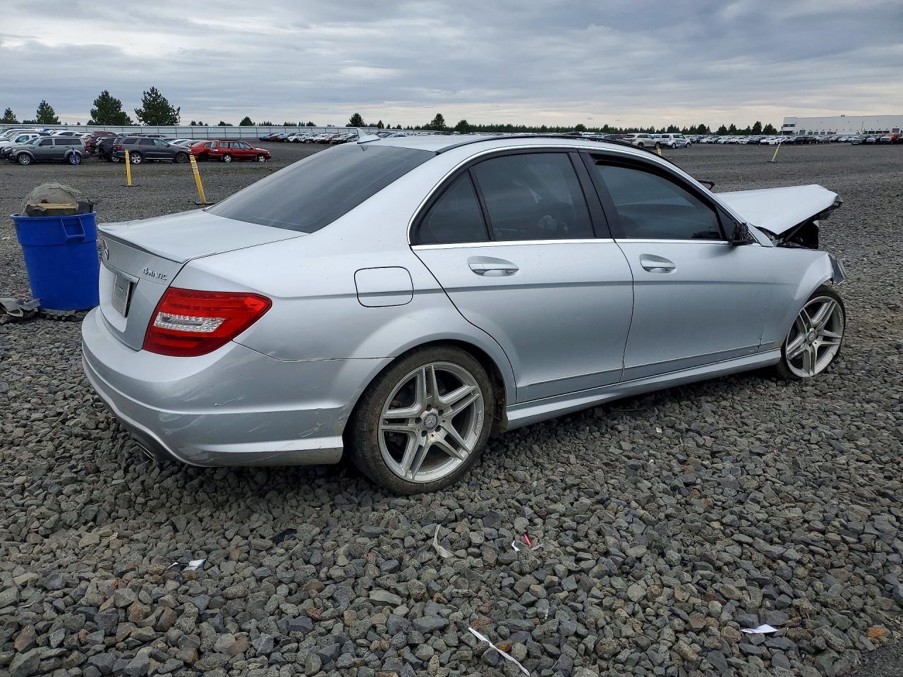 2013 Mercedes-benz C 300 4matic Silver vin: WDDGF8AB1DG081542