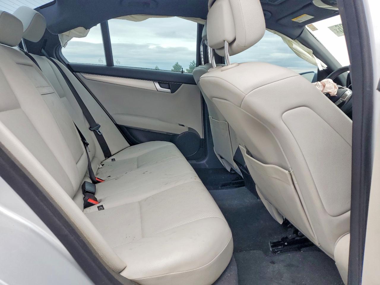 2013 Mercedes-benz C 300 4matic Silver vin: WDDGF8AB1DG081542