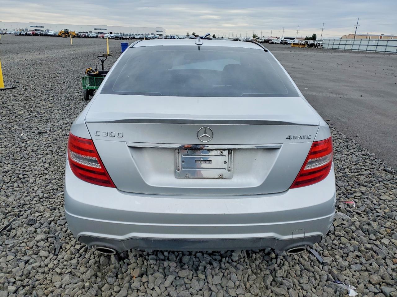 2013 Mercedes-benz C 300 4matic Silver vin: WDDGF8AB1DG081542