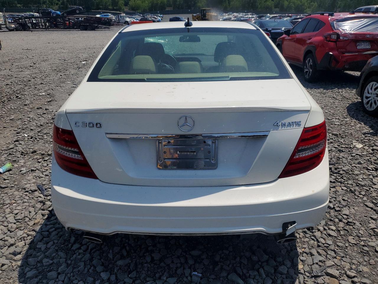 2013 Mercedes-benz C 300 4matic White vin: WDDGF8AB1DG083484