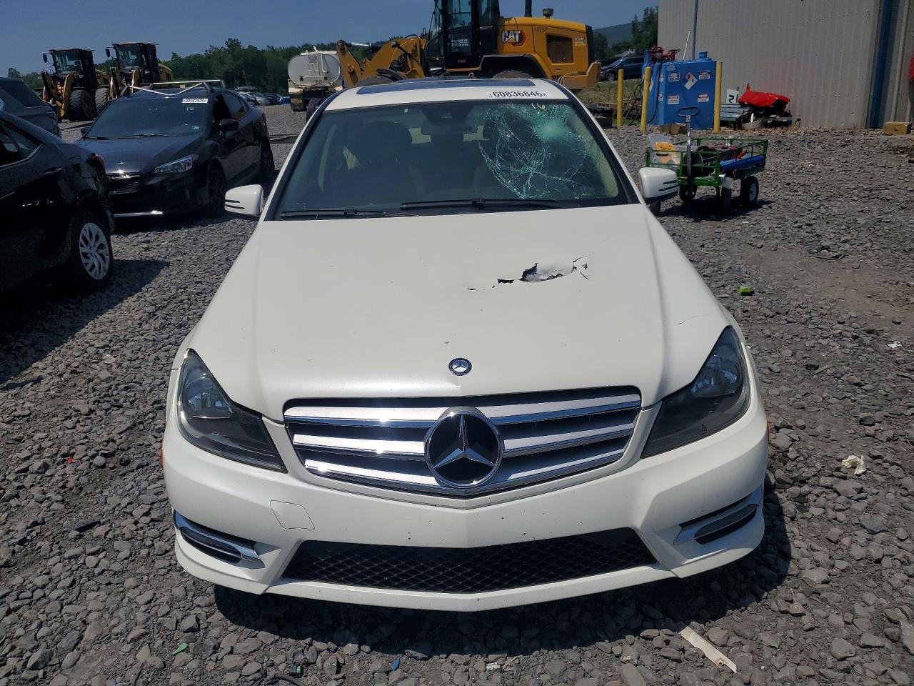 2013 Mercedes-benz C 300 4matic White vin: WDDGF8AB1DG083484