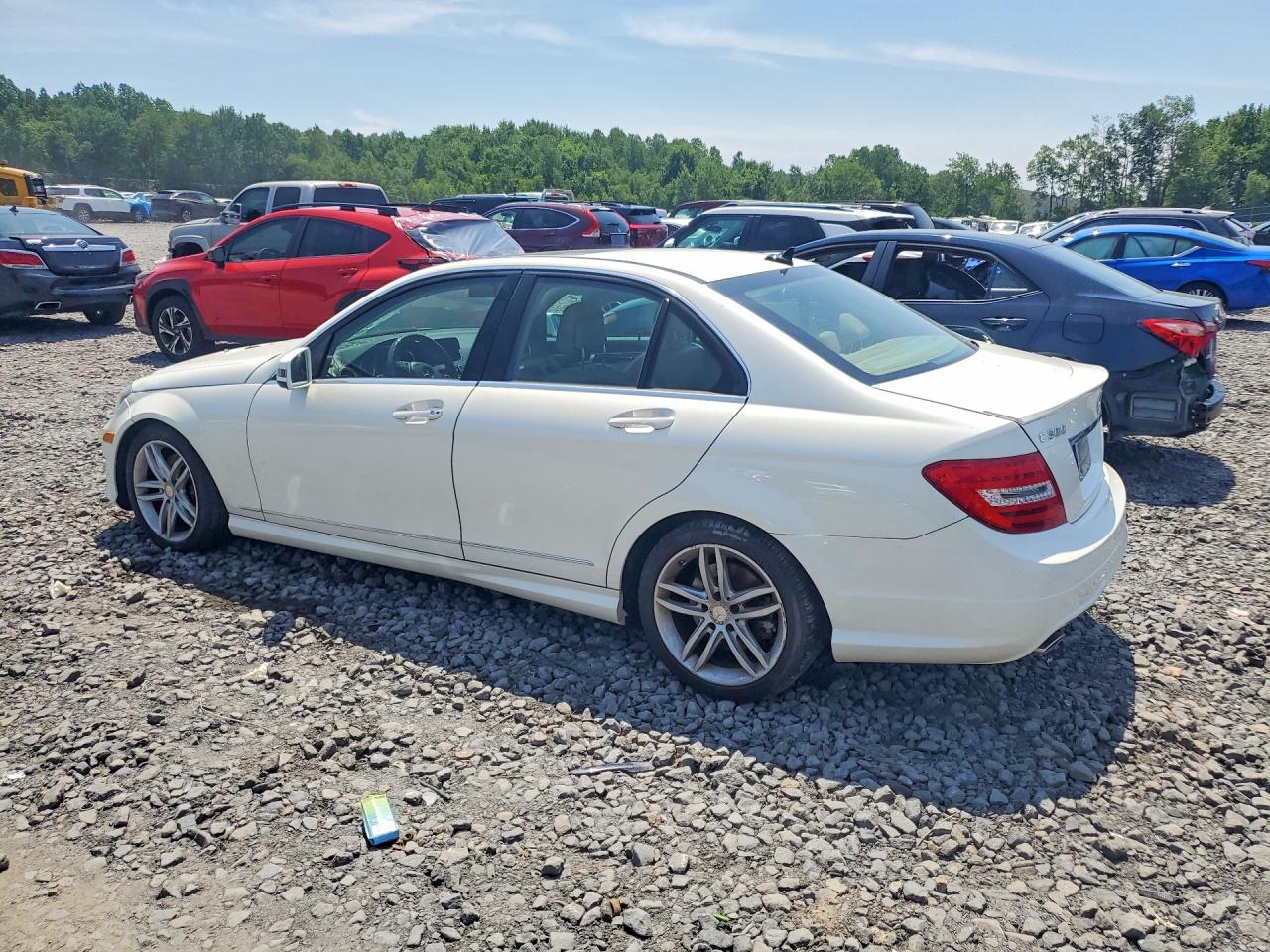 2013 Mercedes-benz C 300 4matic White vin: WDDGF8AB1DG083484