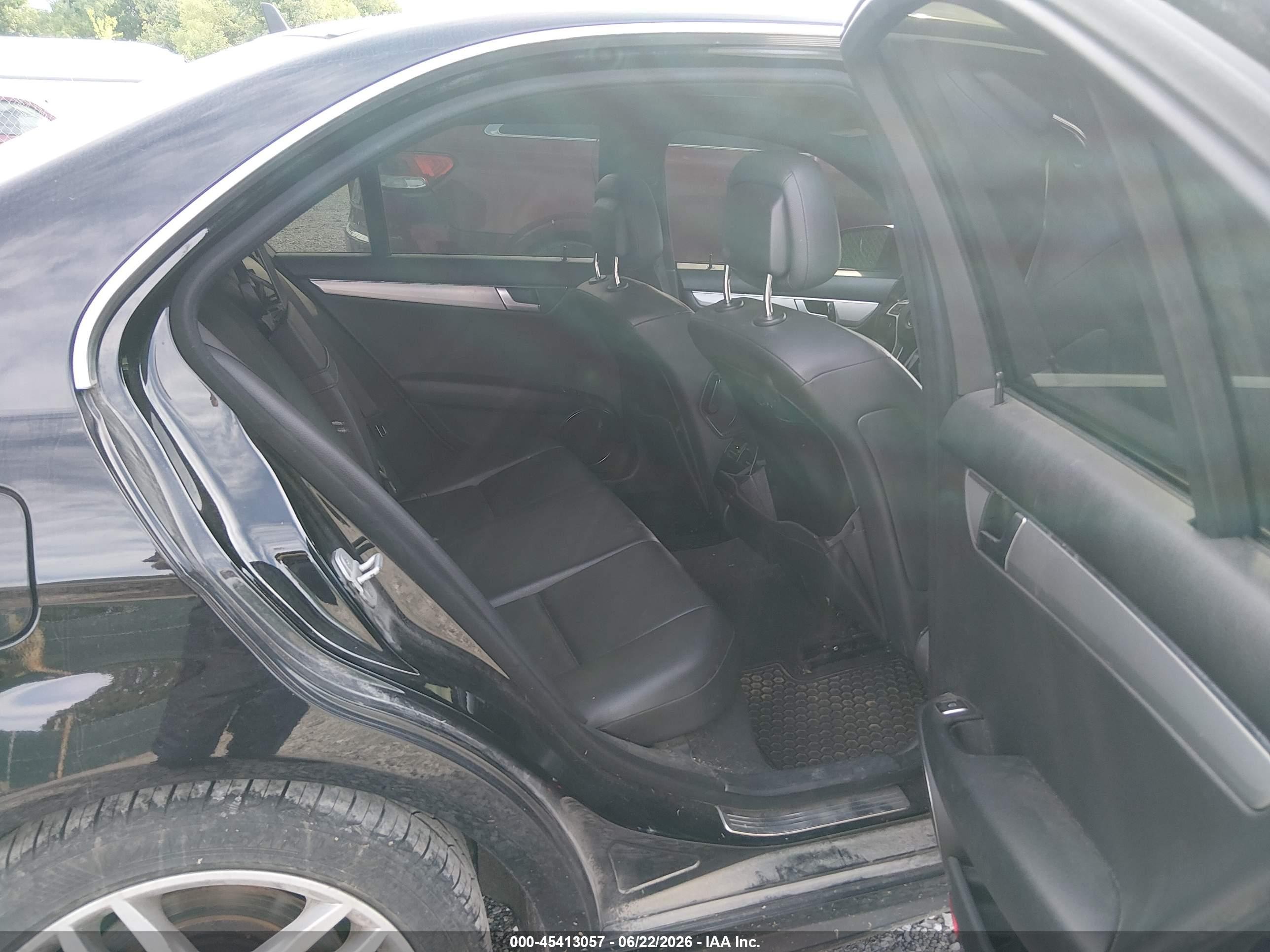 2013 Mercedes-benz C 300 Sport 4matic Black vin: WDDGF8AB1DG105693