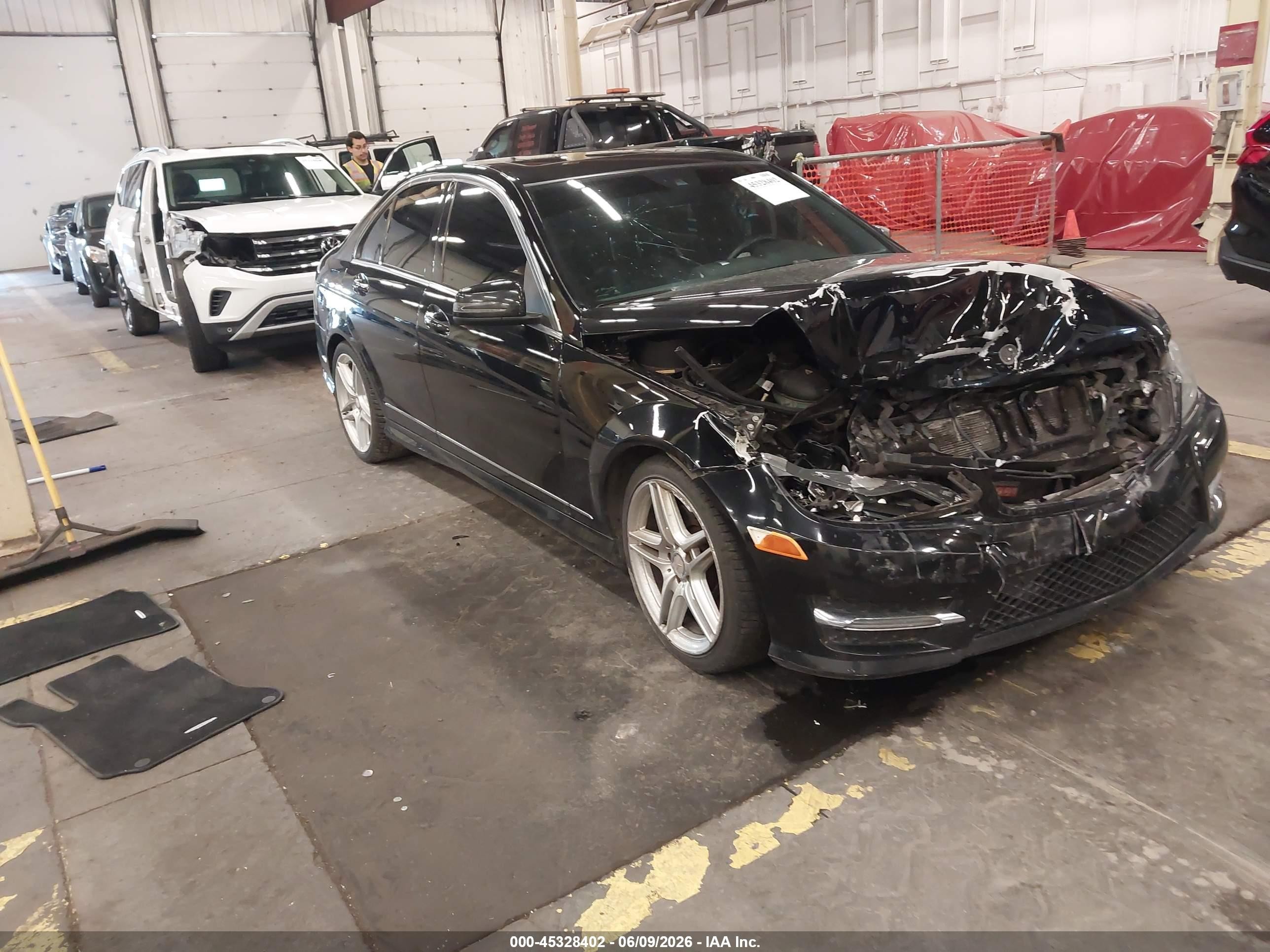 2013 Mercedes-benz C 300 Sport 4matic Black vin: WDDGF8AB1DG126737