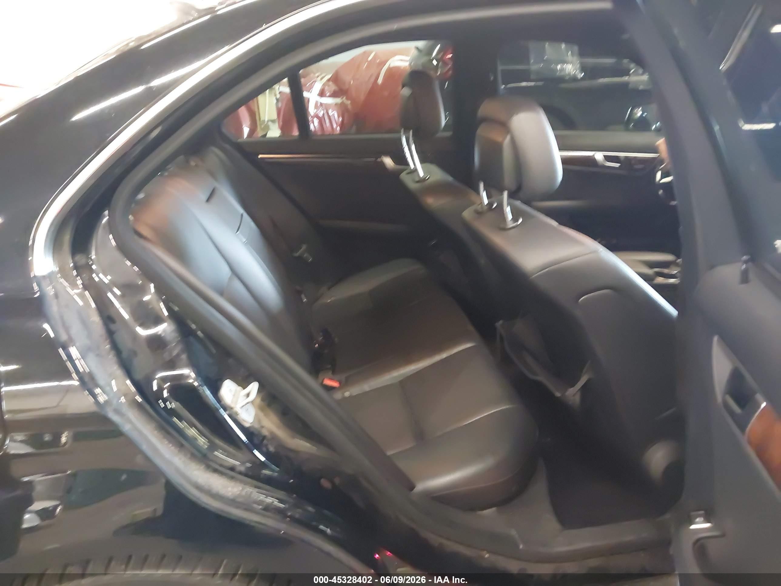 2013 Mercedes-benz C 300 Sport 4matic Black vin: WDDGF8AB1DG126737