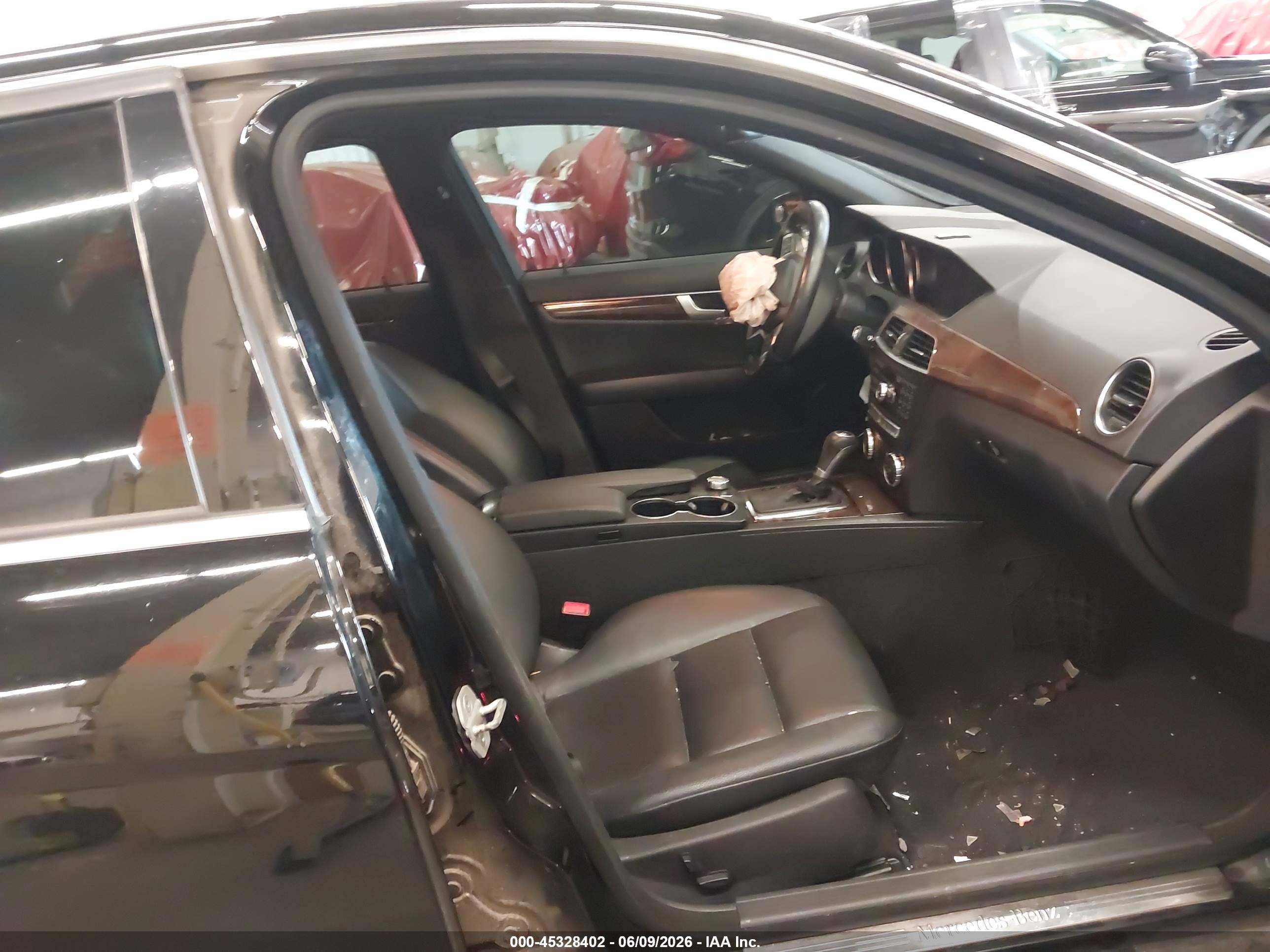 2013 Mercedes-benz C 300 Sport 4matic Black vin: WDDGF8AB1DG126737