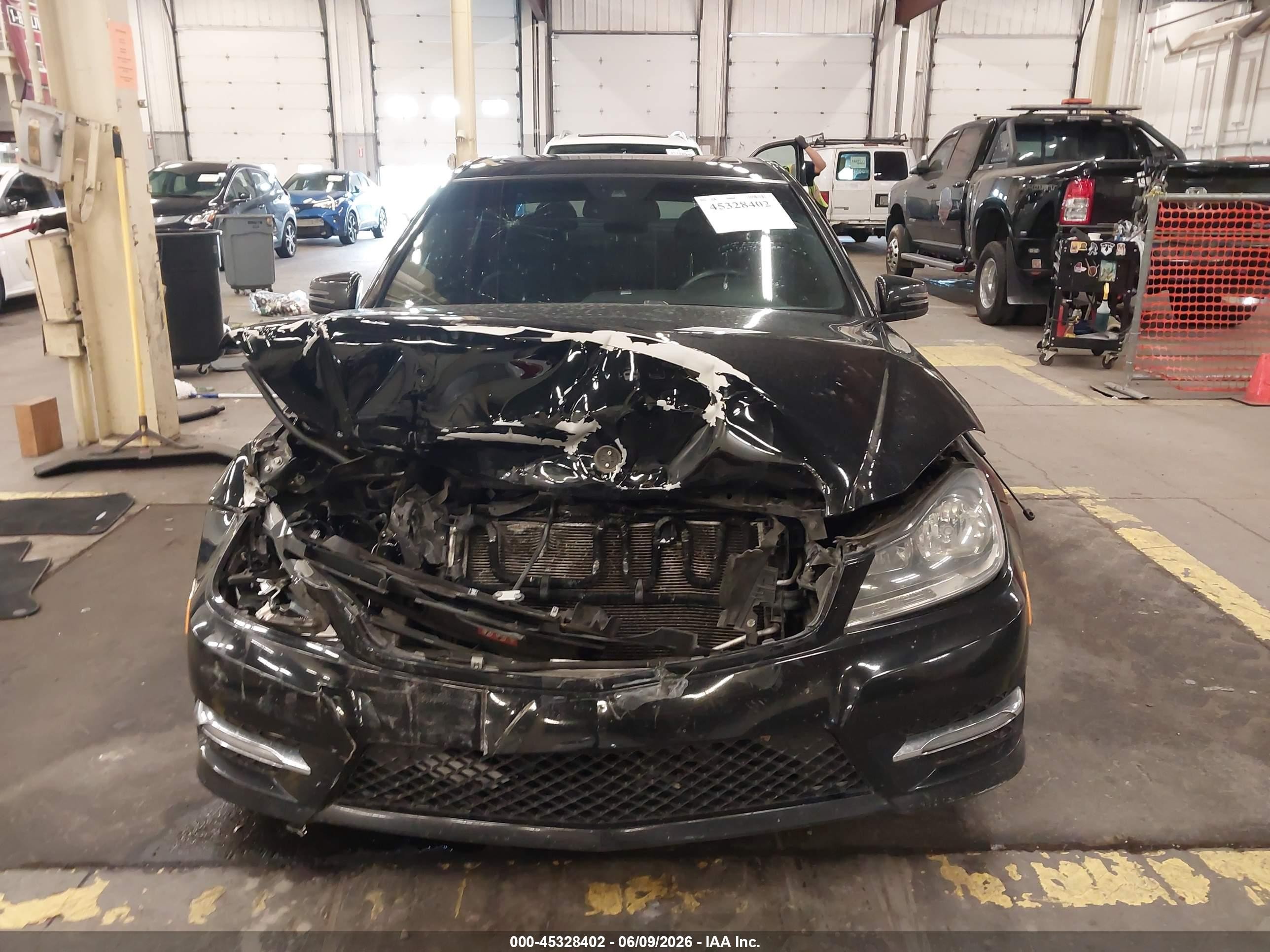 2013 Mercedes-benz C 300 Sport 4matic Black vin: WDDGF8AB1DG126737