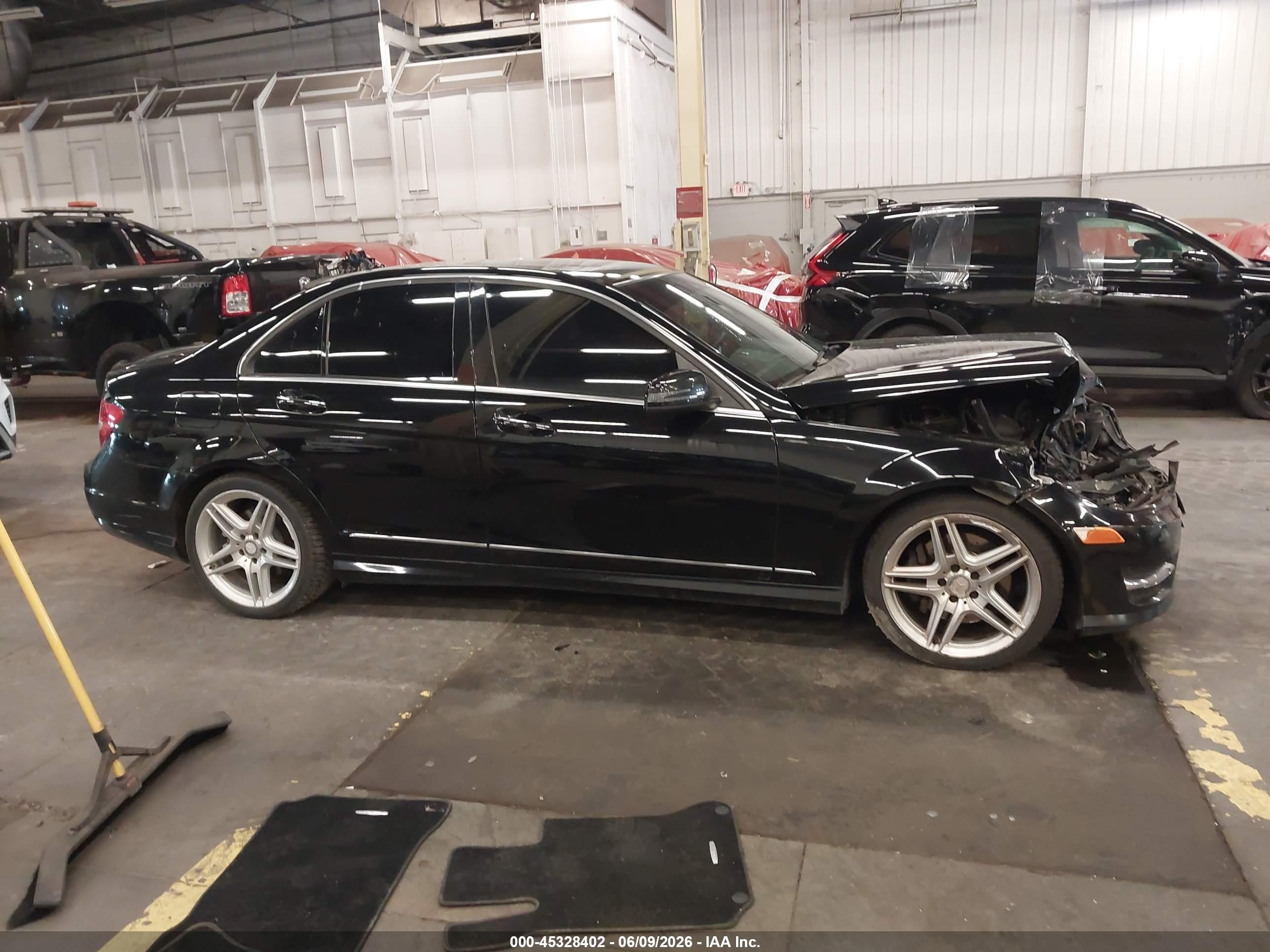 2013 Mercedes-benz C 300 Sport 4matic Black vin: WDDGF8AB1DG126737