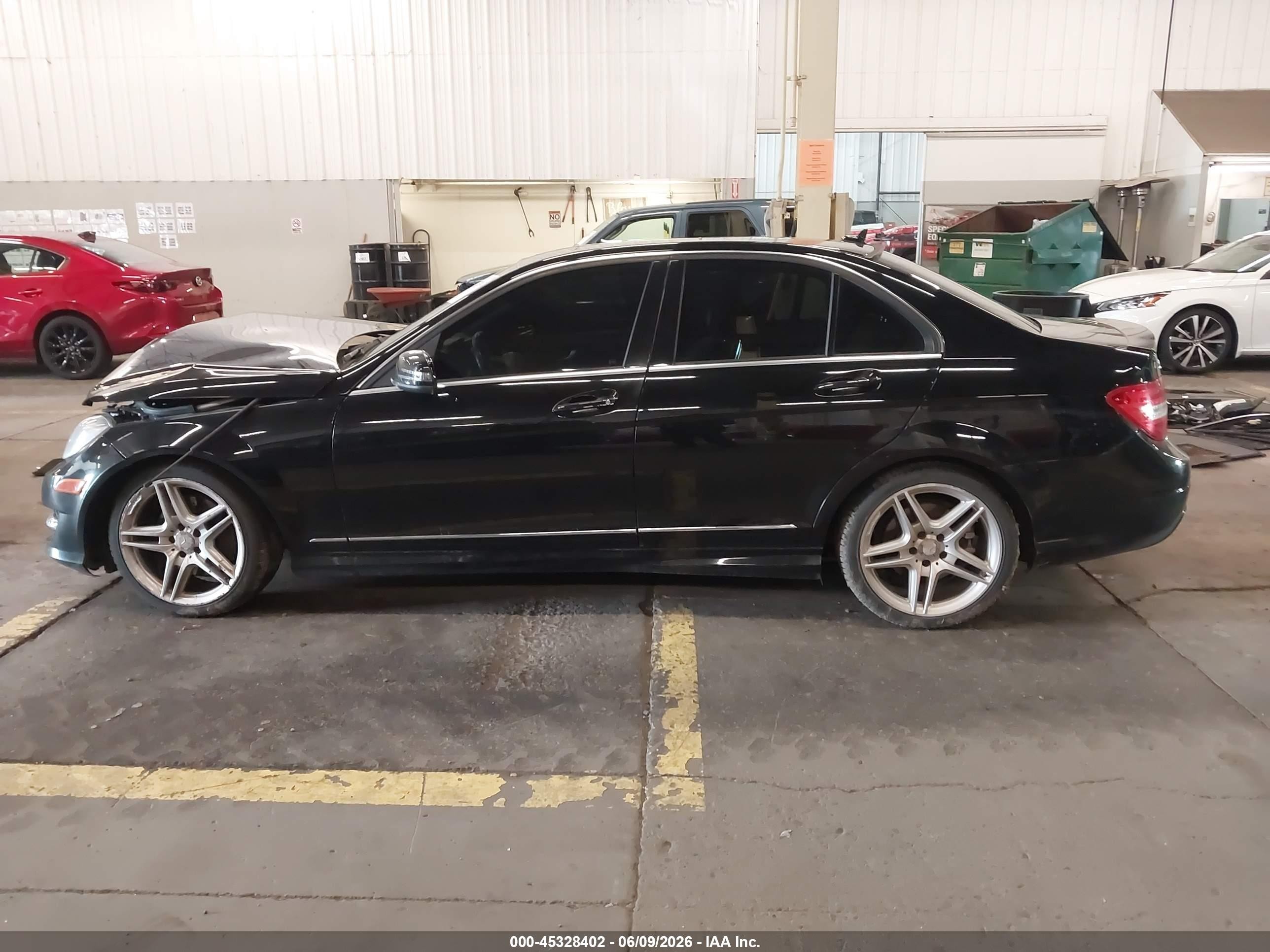 2013 Mercedes-benz C 300 Sport 4matic Black vin: WDDGF8AB1DG126737