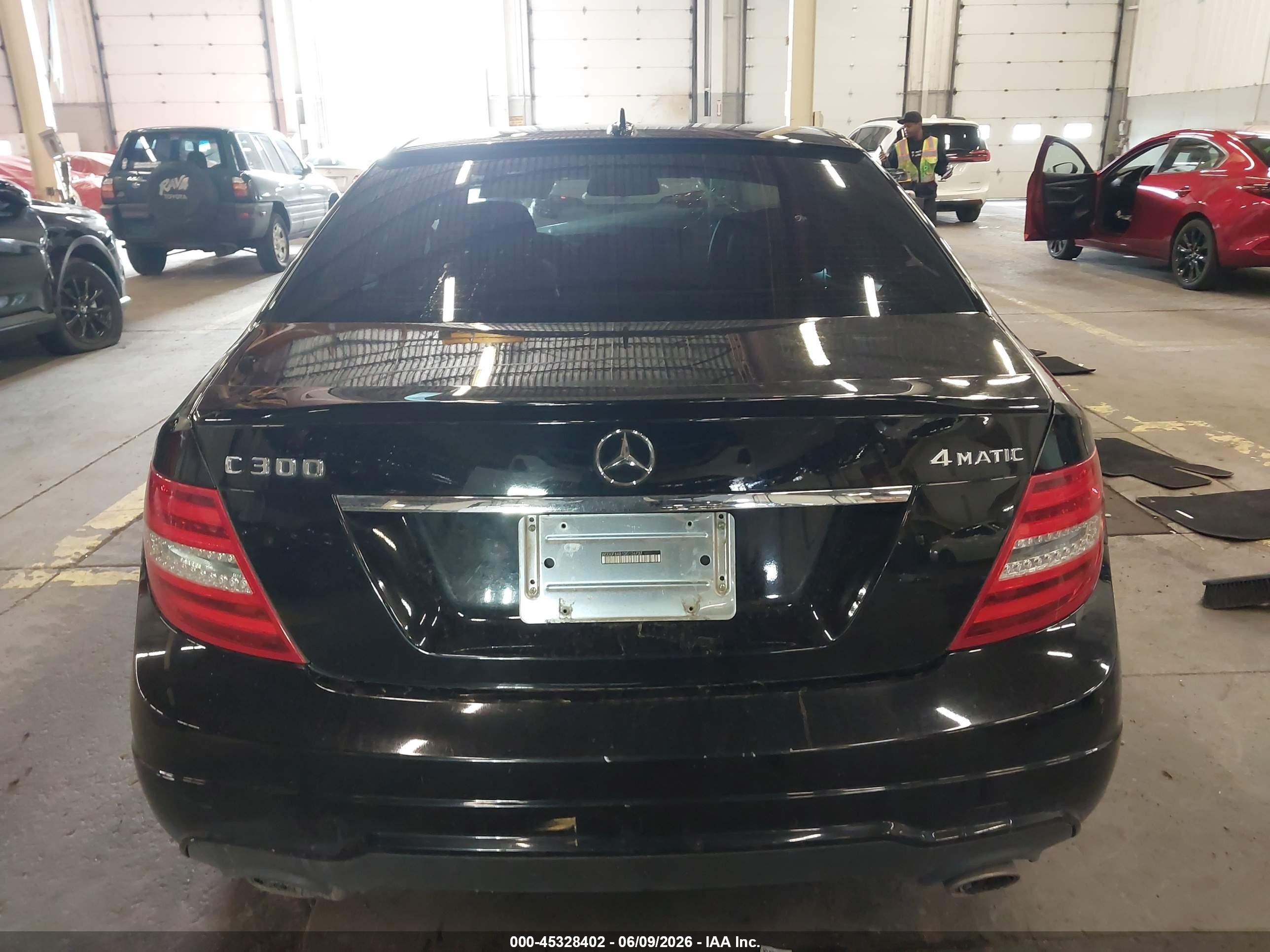 2013 Mercedes-benz C 300 Sport 4matic Black vin: WDDGF8AB1DG126737
