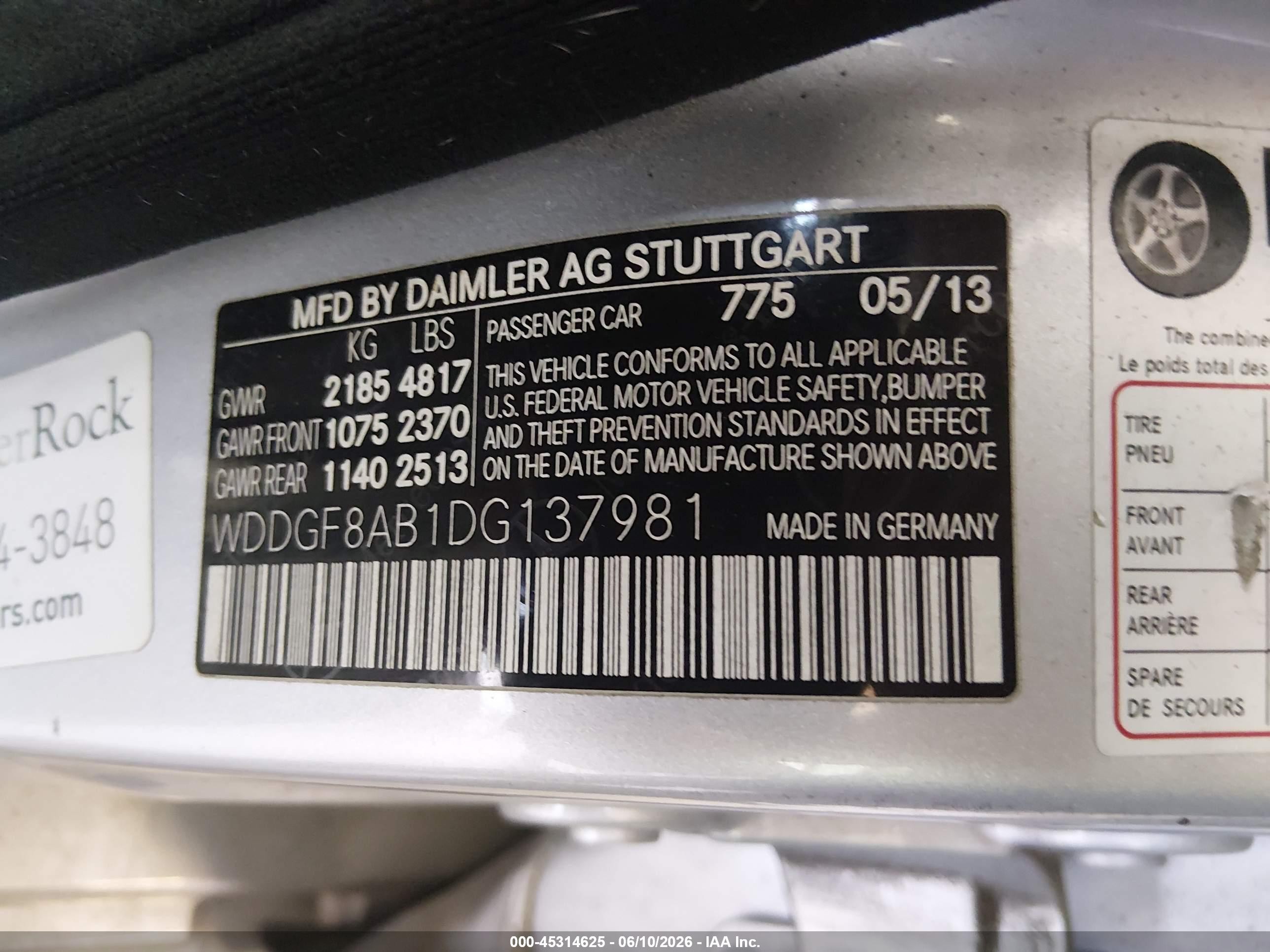 2013 Mercedes-benz C 300 Luxury 4matic Silver vin: WDDGF8AB1DG137981