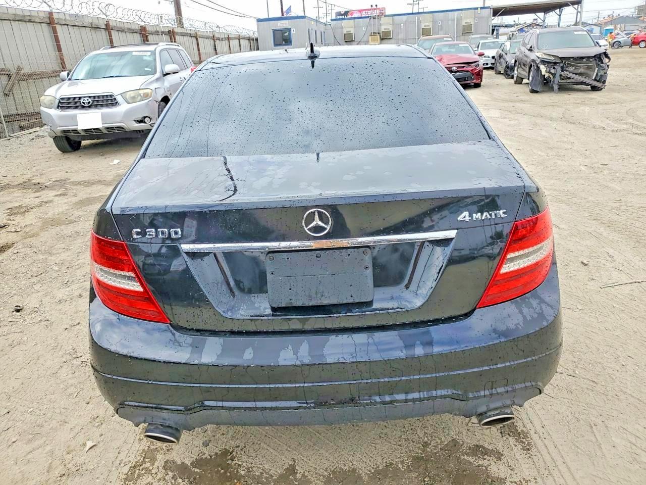 2013 Mercedes-benz C 300 4matic Black vin: WDDGF8AB1DR251774