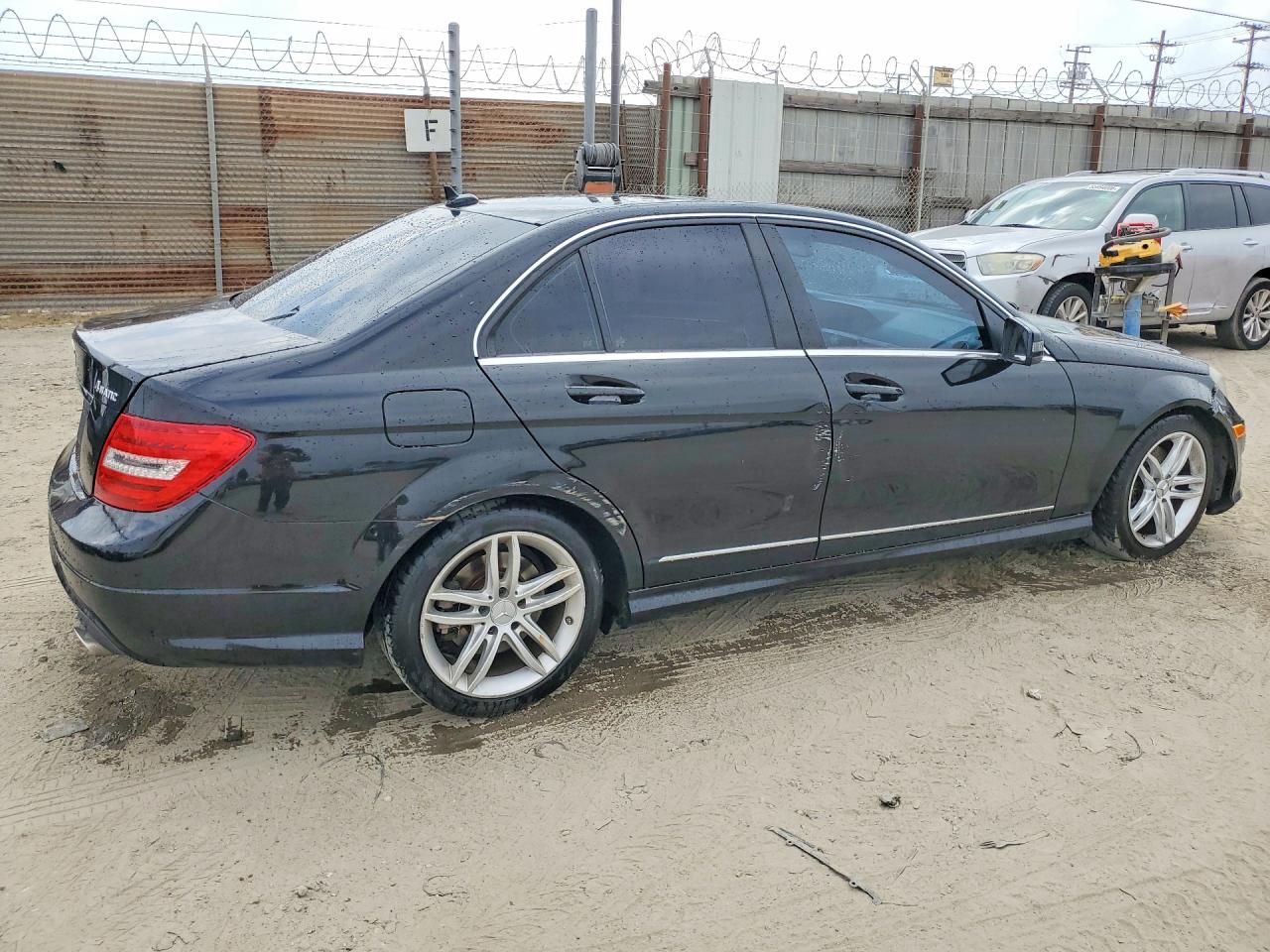 2013 Mercedes-benz C 300 4matic Black vin: WDDGF8AB1DR251774