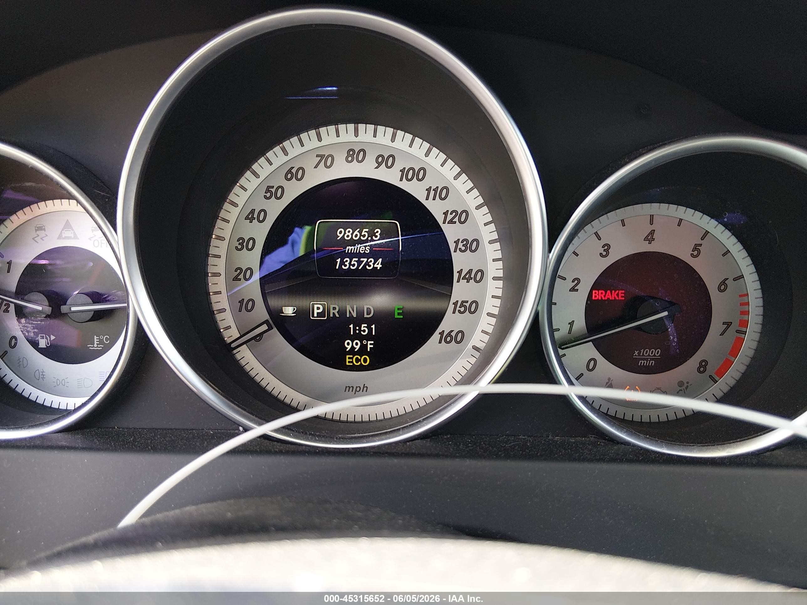 2013 Mercedes-benz C 300 Sport 4matic Red vin: WDDGF8AB1DR252021