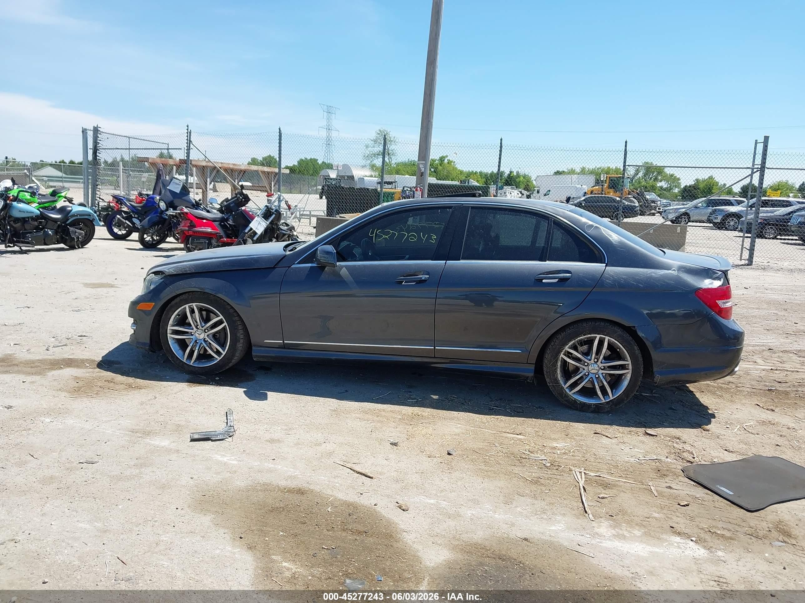 2013 Mercedes-benz C 300 Sport 4matic Black vin: WDDGF8AB1DR259700
